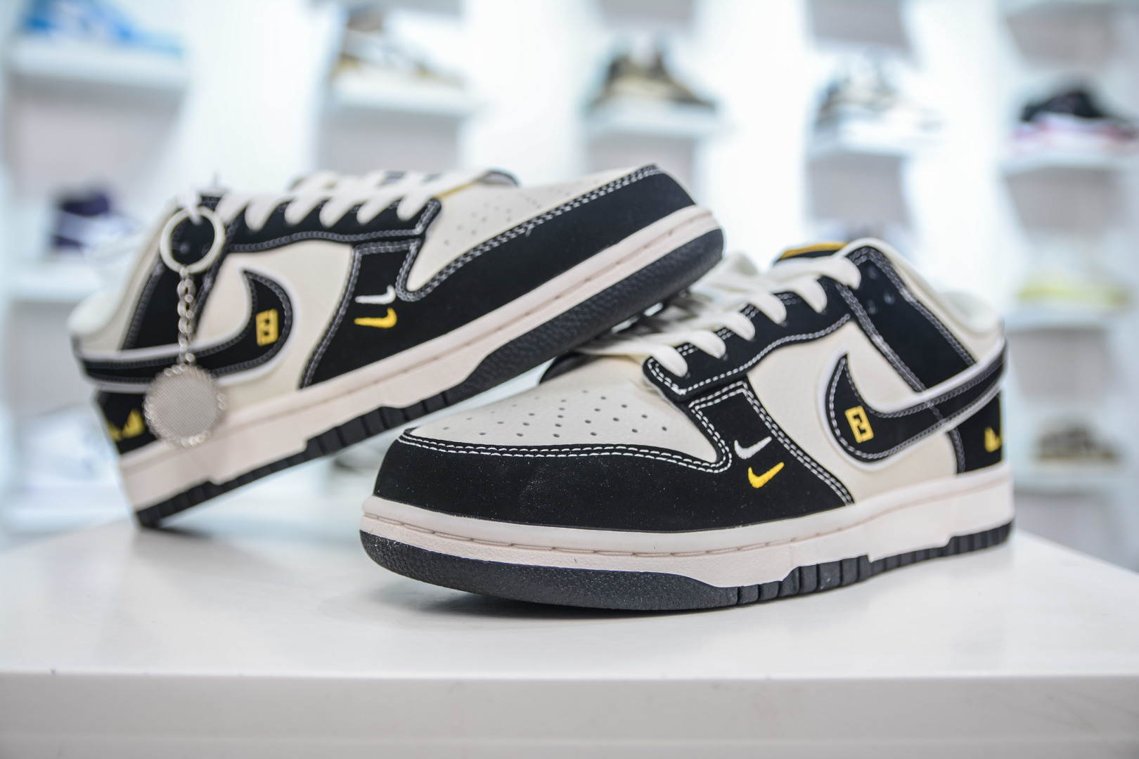 280 Nike SB Dunk Low x FEND 芬迪联名-黑白 LW1818-115