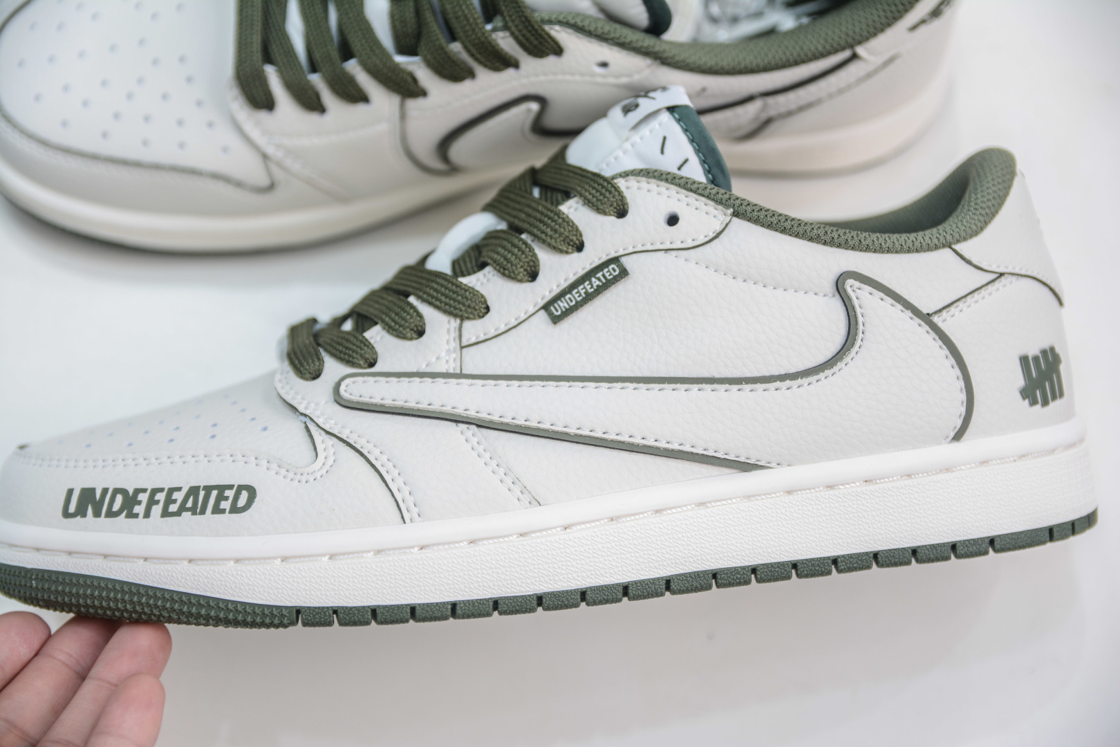 270 TS x Air Jordan AJ1 Low x UNDEFEATED UND联名-白绿 倒钩低帮联名定制配色 DF1845-535