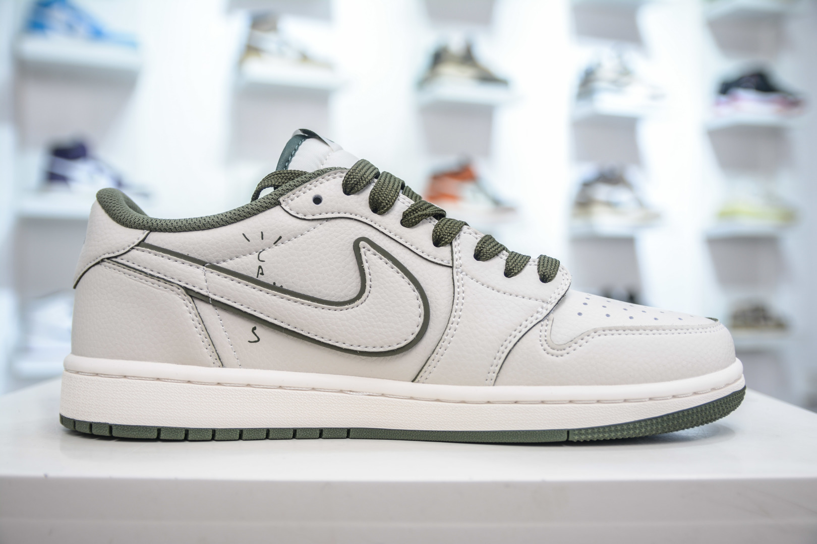 270 TS x Air Jordan AJ1 Low x UNDEFEATED UND联名-白绿 倒钩低帮联名定制配色 DF1845-535