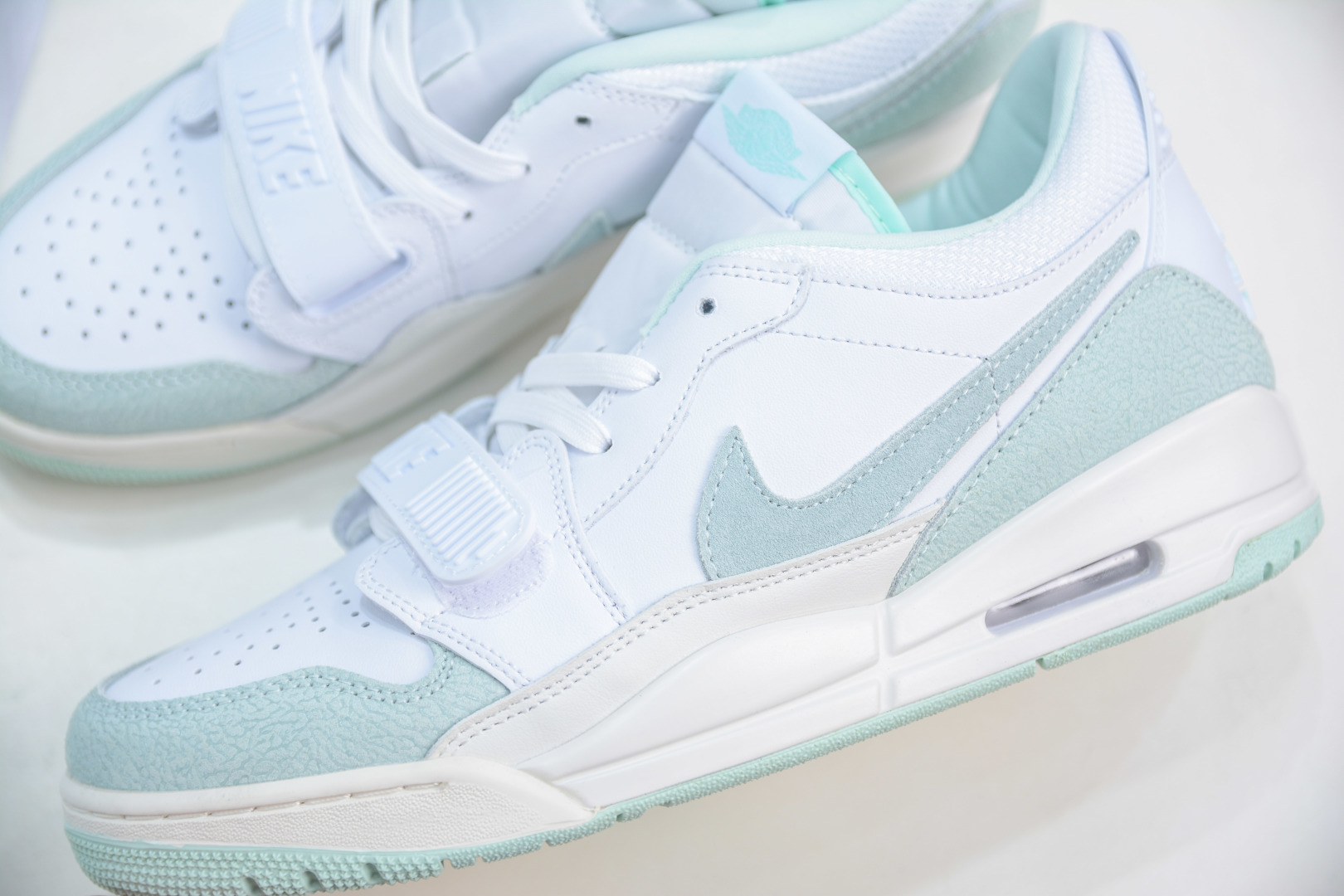 240 Air Jordan Legacy AJ312 低帮 白薄荷绿 FQ7827-103
