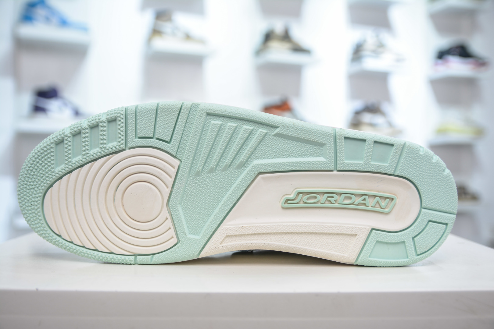 240 Air Jordan Legacy AJ312 低帮 白薄荷绿 FQ7827-103