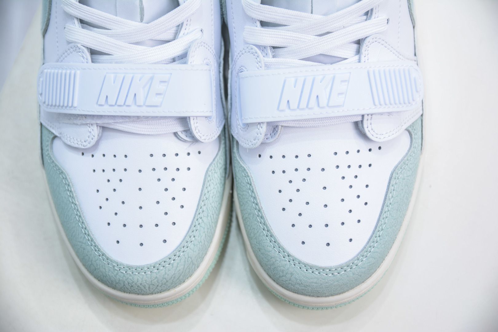 240 Air Jordan Legacy AJ312 低帮 白薄荷绿 FQ7827-103