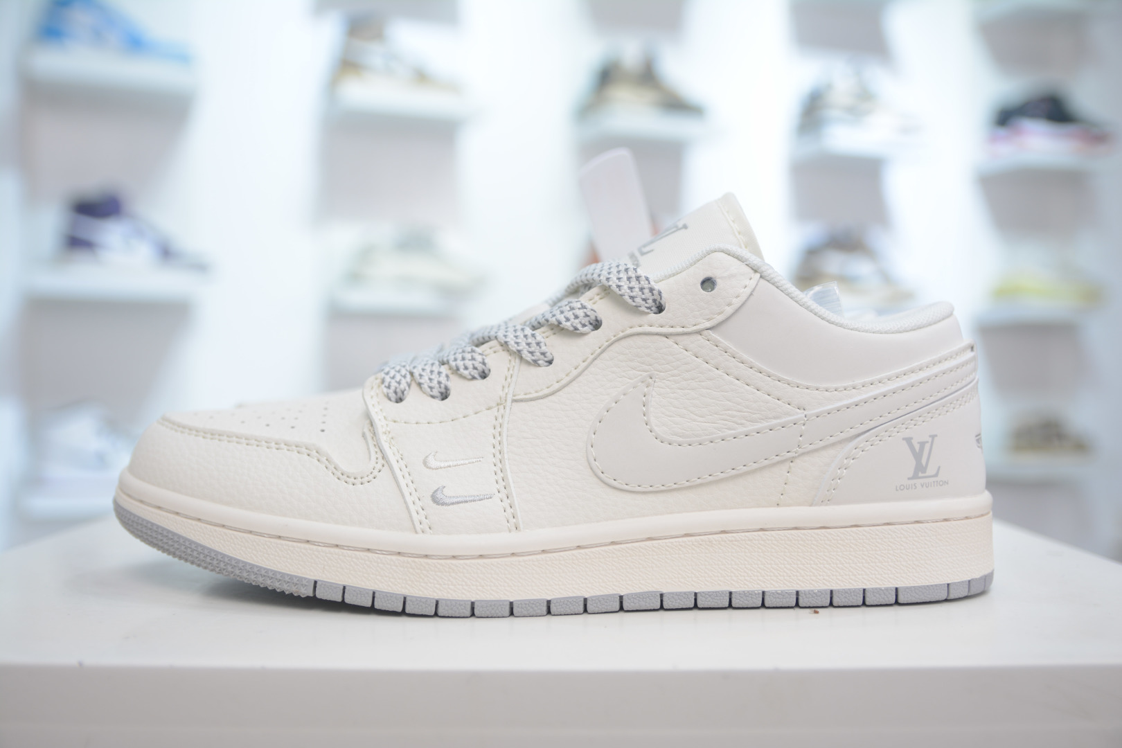 Air Jordan 1 Low x Louis Vuitton Custom - Beige Leather Sneakers 1 cmp i1746903059310 5457 0 0