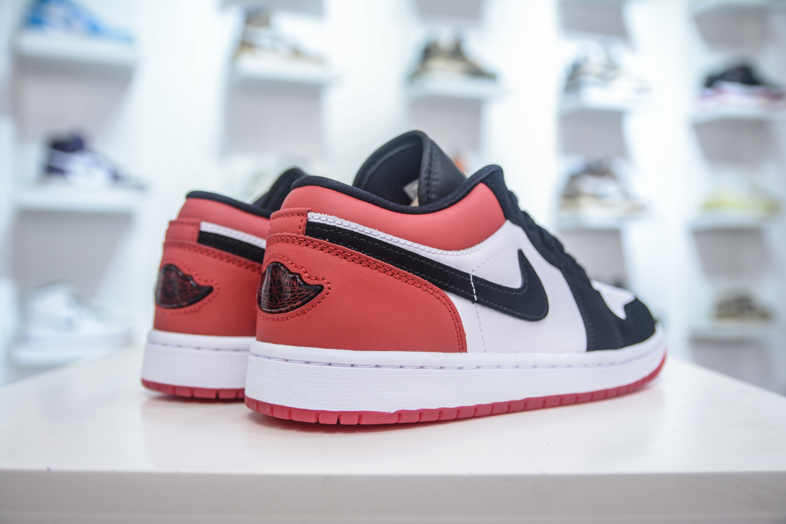 Air Jordan 1 Low Black Toe - Iconic Style, Unmatched Comfort 6 cmp i1746903348426 1887 0 5