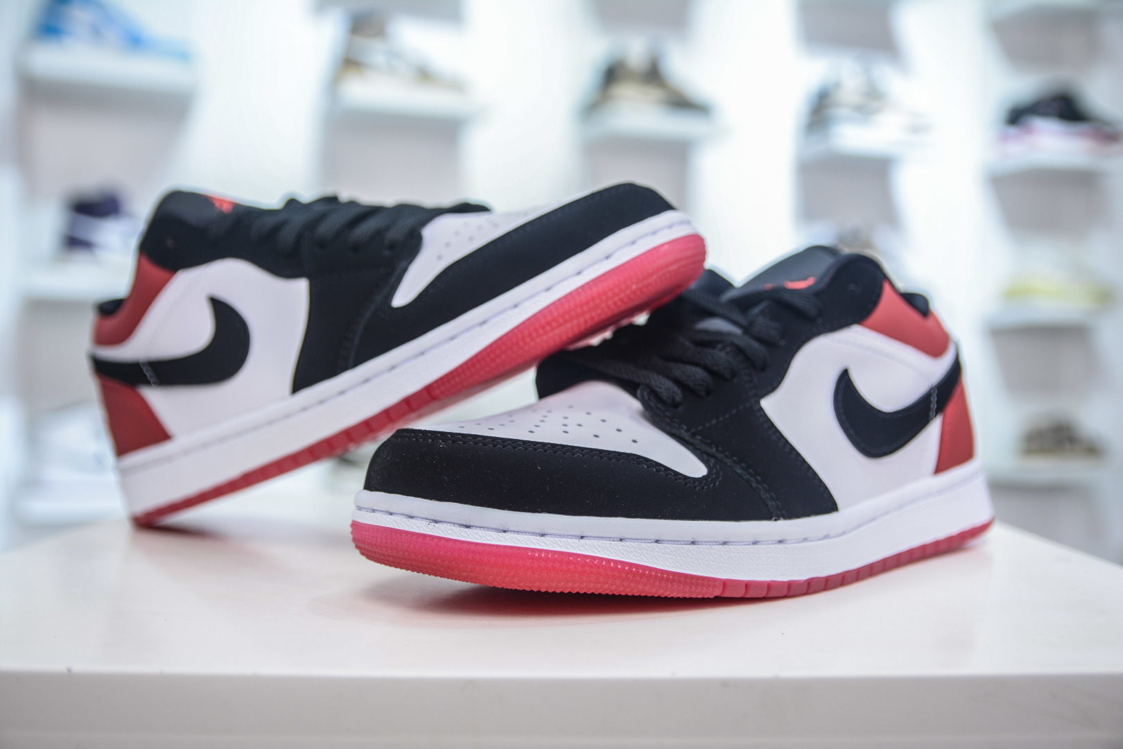 Air Jordan 1 Low Black Toe - Iconic Style, Unmatched Comfort 4 cmp i1746903348432 7193 0 3