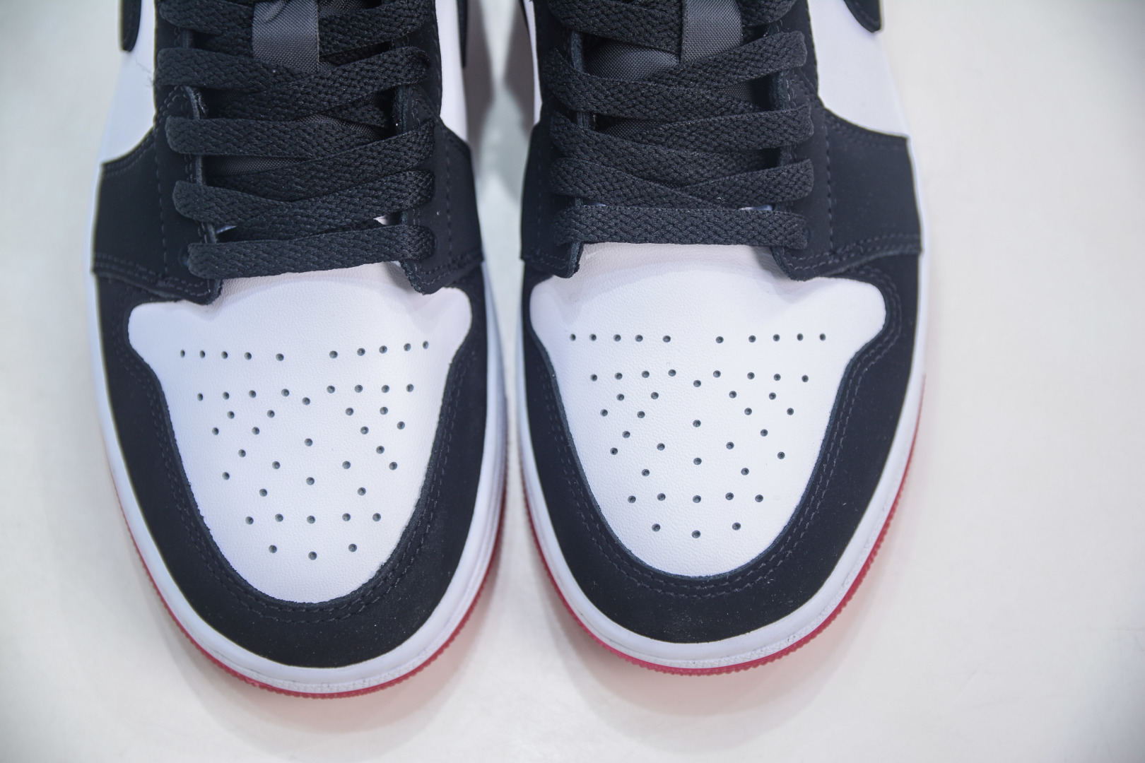 Air Jordan 1 Low Black Toe - Iconic Style, Unmatched Comfort 9 cmp i1746903350213 7170 0 8