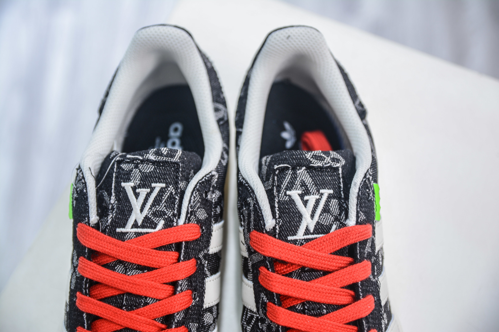 180 LV x AD Originals Superstar 黑白牛仔老花 贝壳头 IG1988