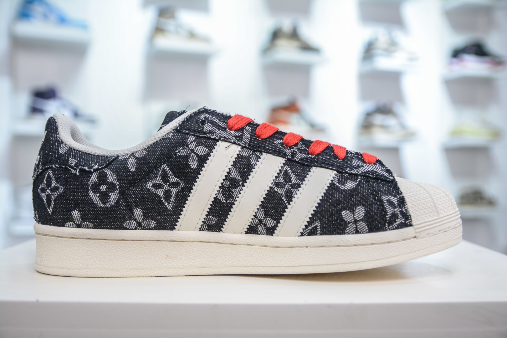 180 LV x AD Originals Superstar 黑白牛仔老花 贝壳头 IG1988