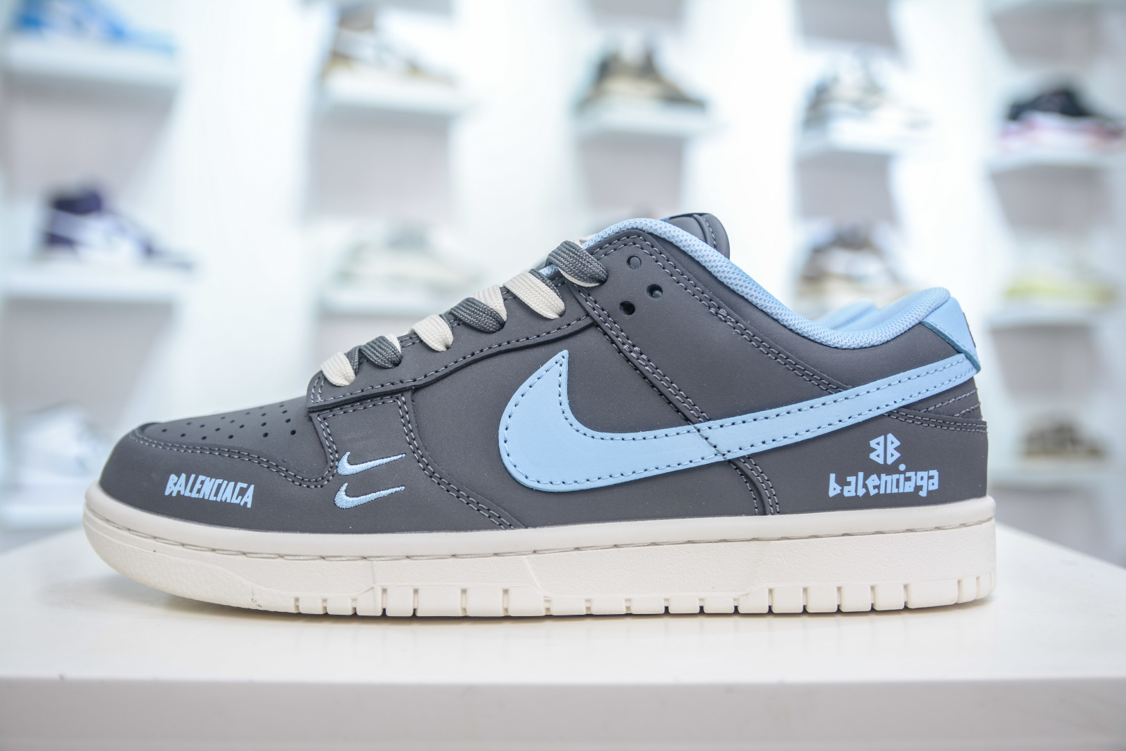 Nike SB Dunk Low x Balenciaga Grey Blue Sneakers - Premium Quality & Comfort 1 cmp i1746903616971 6285 0 0