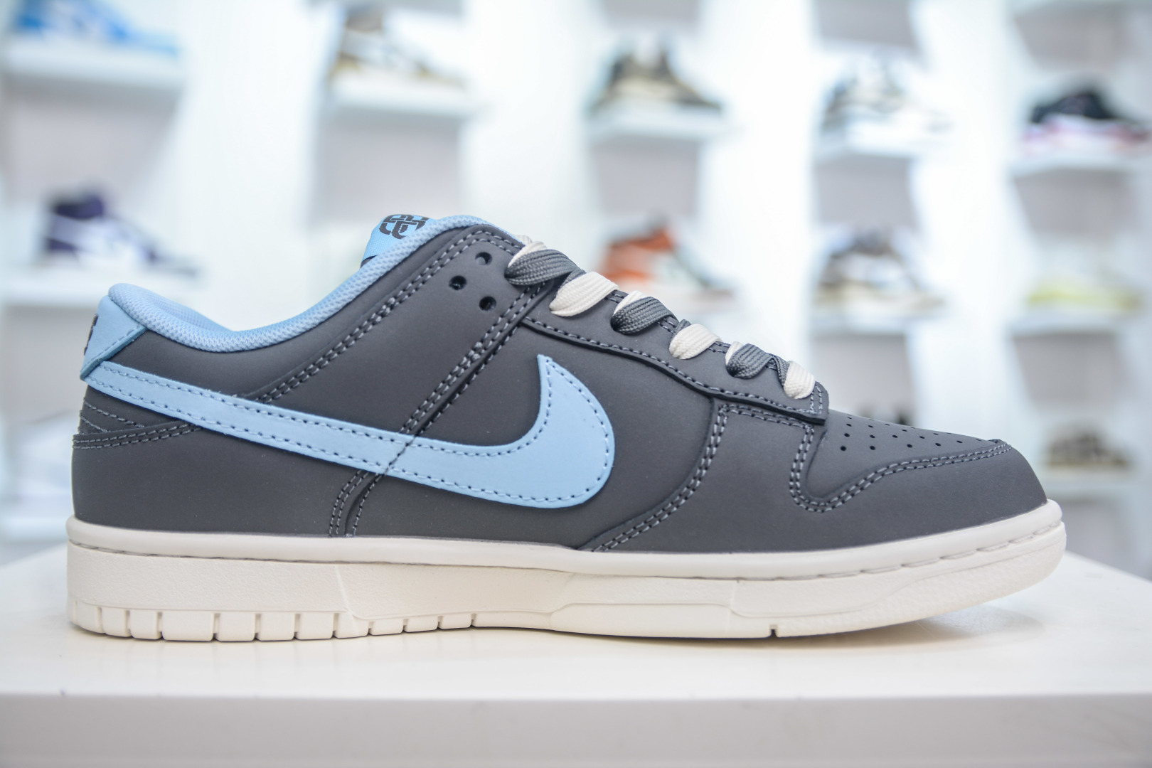 Nike SB Dunk Low x Balenciaga Grey Blue Sneakers - Premium Quality & Comfort 3 cmp i1746903617009 8244 0 2