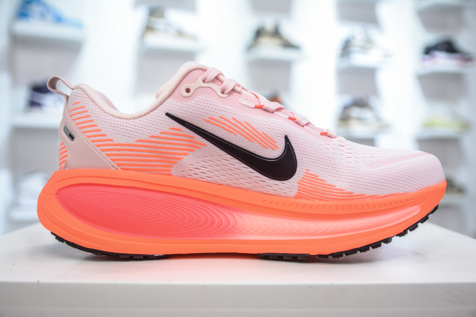 Nike Air Zoom Vomero 18 Women's Running Shoes - Lightweight & Comfortable 3 cmp i1746903872920 1195 0 2