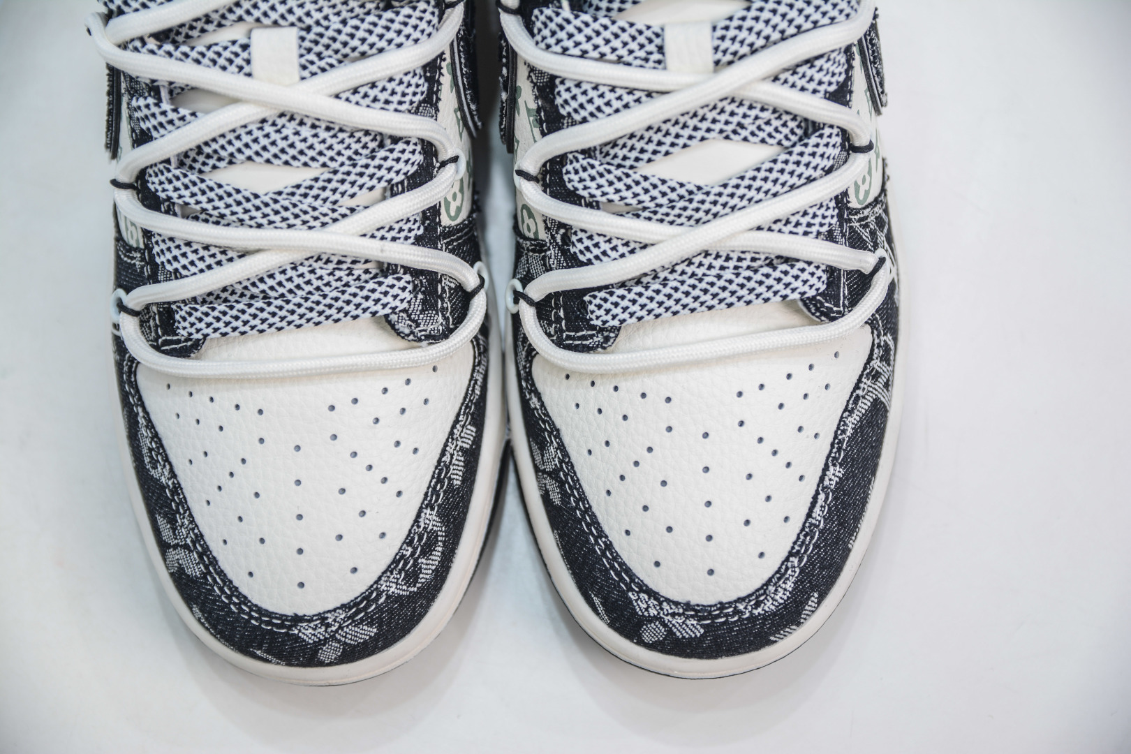 300 Nike SB Dunk Low x Louis Vuitton LV联名-黑白牛仔绑带 YX5066-320