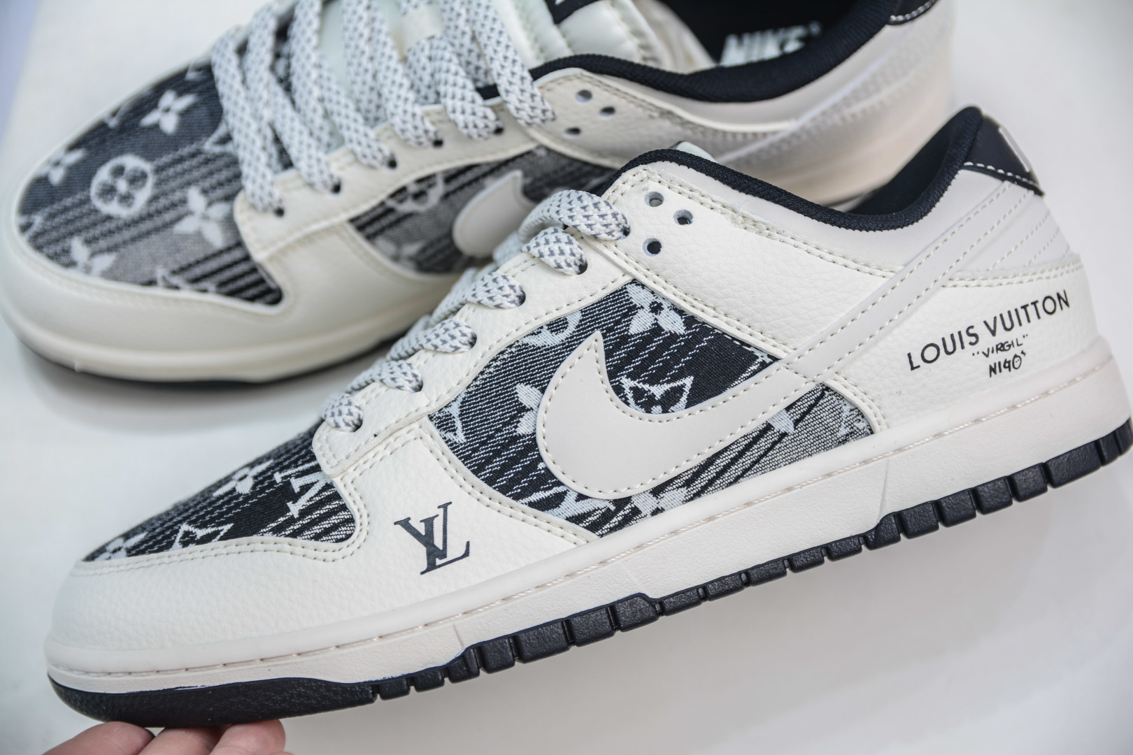 280 Nike SB Dunk Low x Louis Vuitton LV联名-黑白织布白勾 FC1688-229
