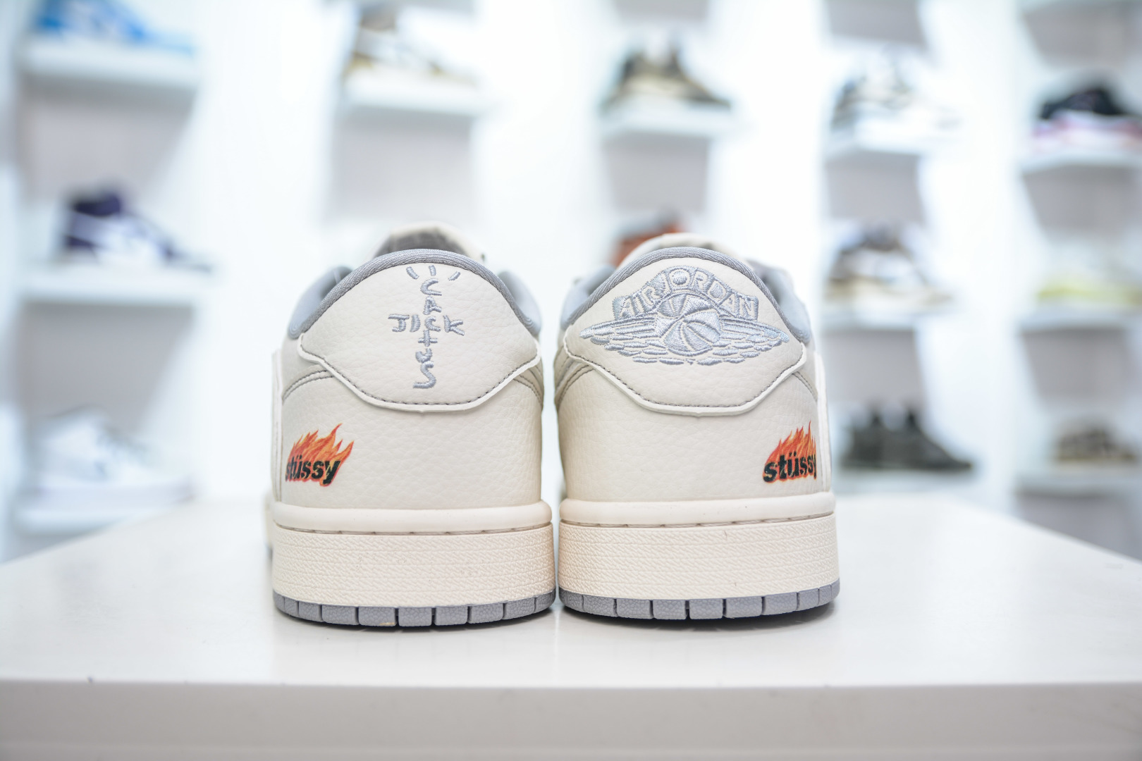 270 TS x Air Jordan x Stussy AJ1 Low 倒钩低帮联名斯图西-米灰火焰 ZH2598-228