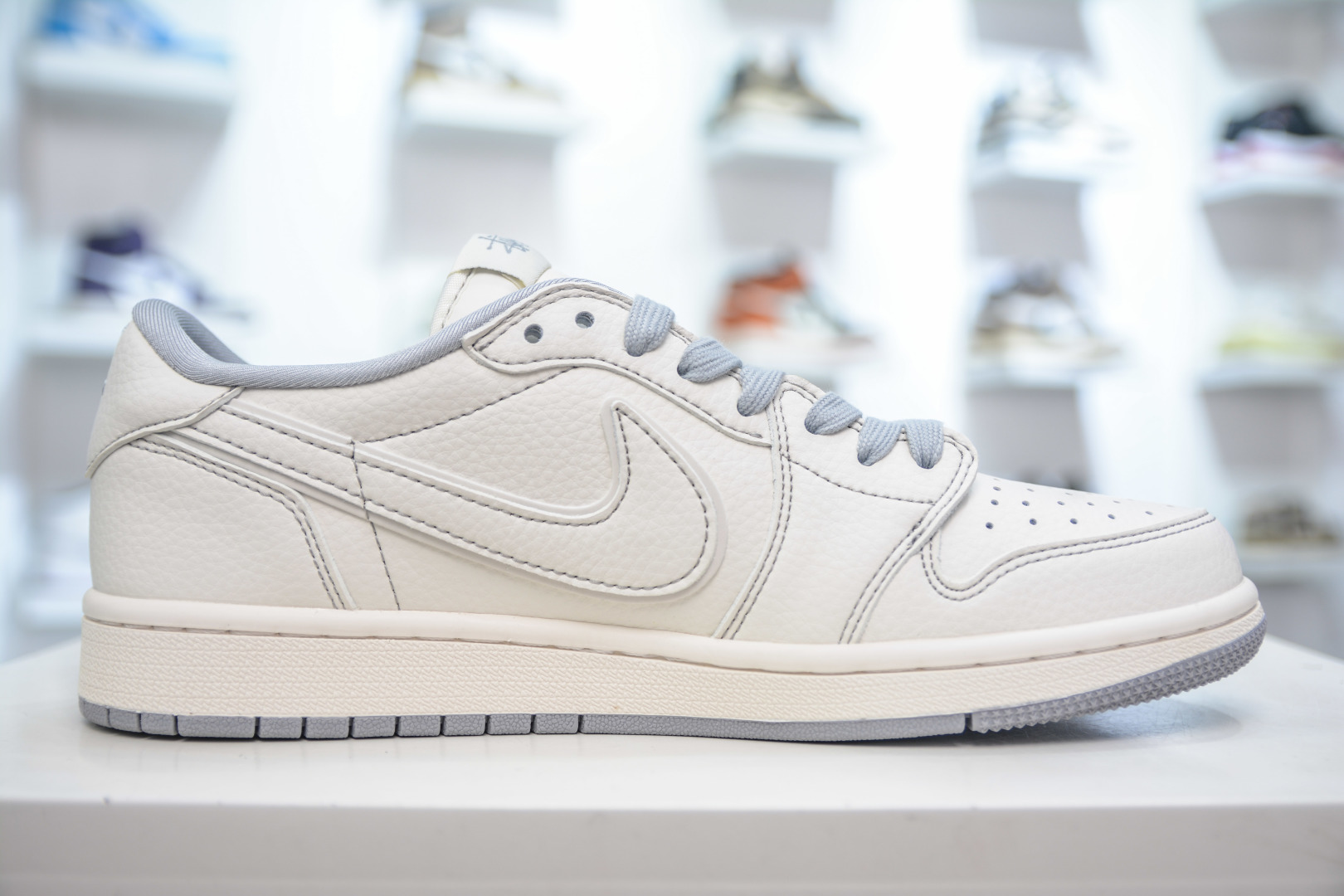 270 TS x Air Jordan x Stussy AJ1 Low 倒钩低帮联名斯图西-米灰火焰 ZH2598-228