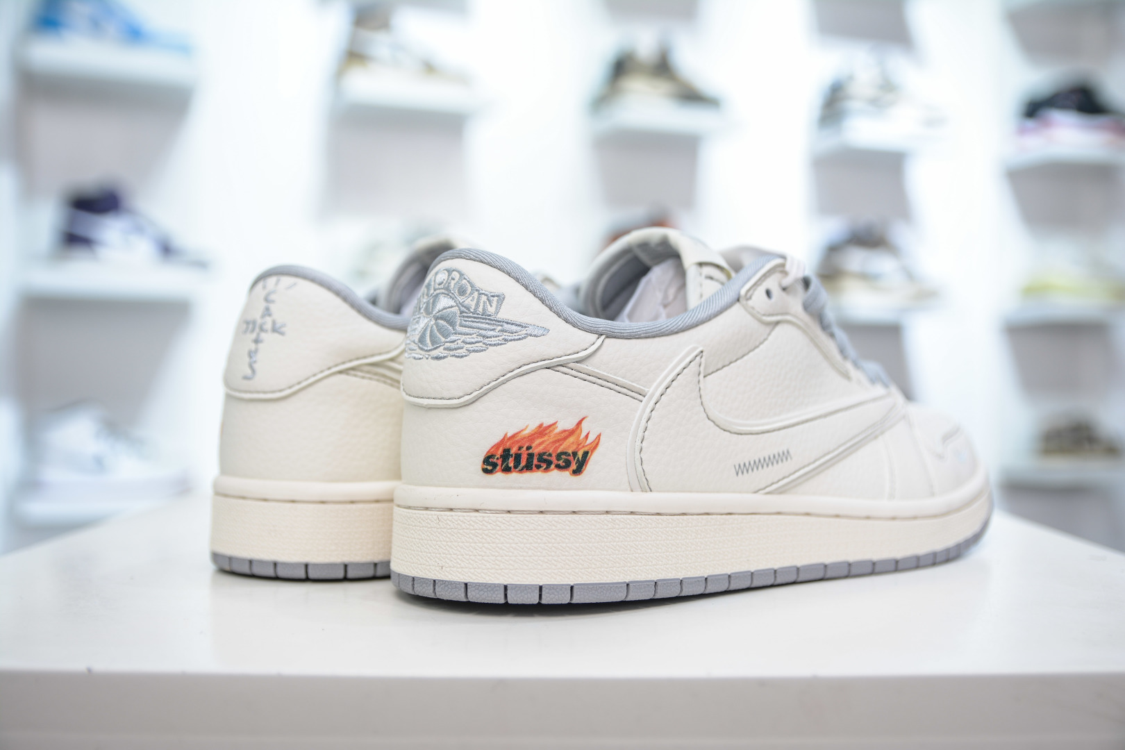 270 TS x Air Jordan x Stussy AJ1 Low 倒钩低帮联名斯图西-米灰火焰 ZH2598-228