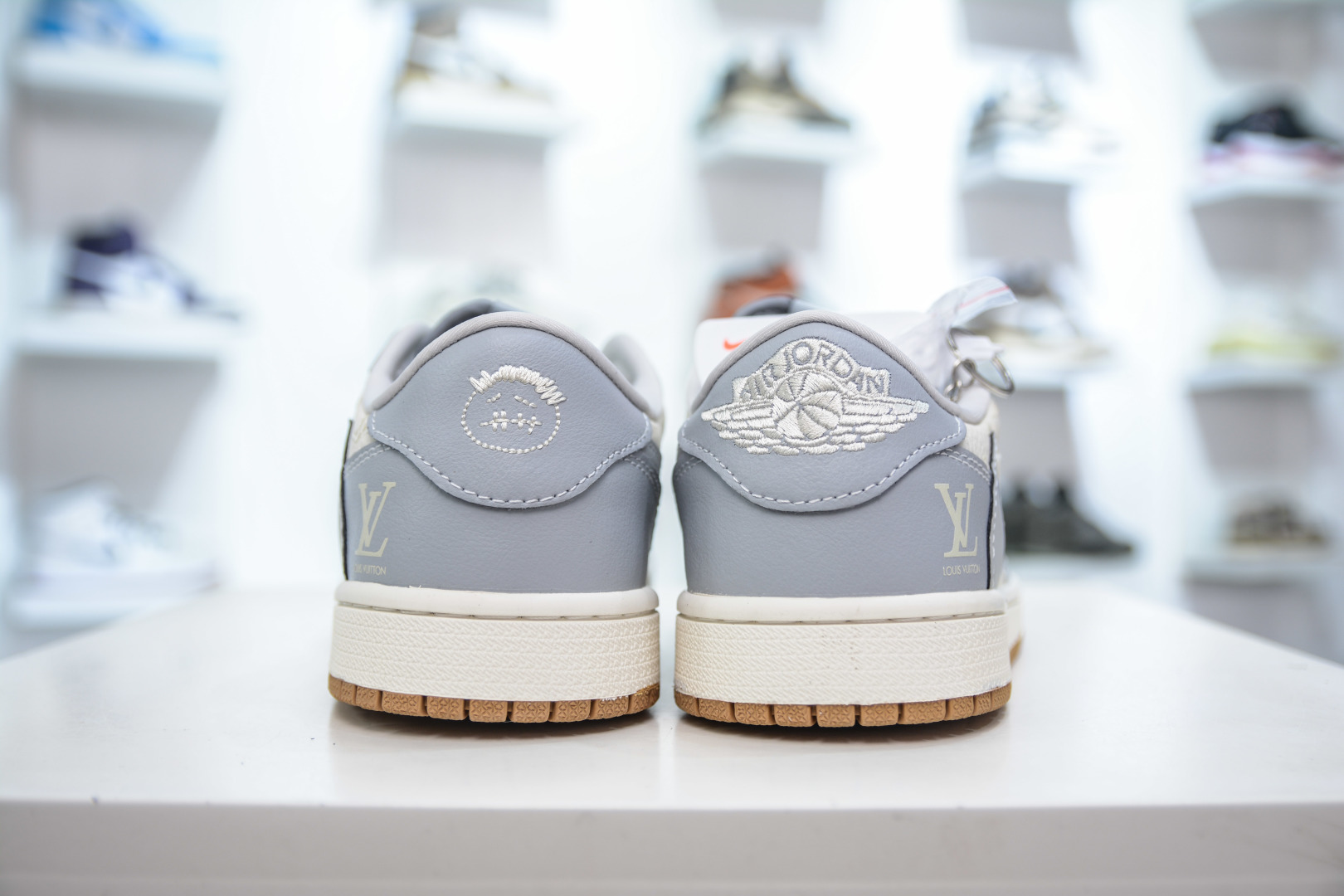 270 TS x Air Jordan x Louis Vuitton AJ1 Low 倒钩低帮LV联名-白灰生胶 XS2024-057