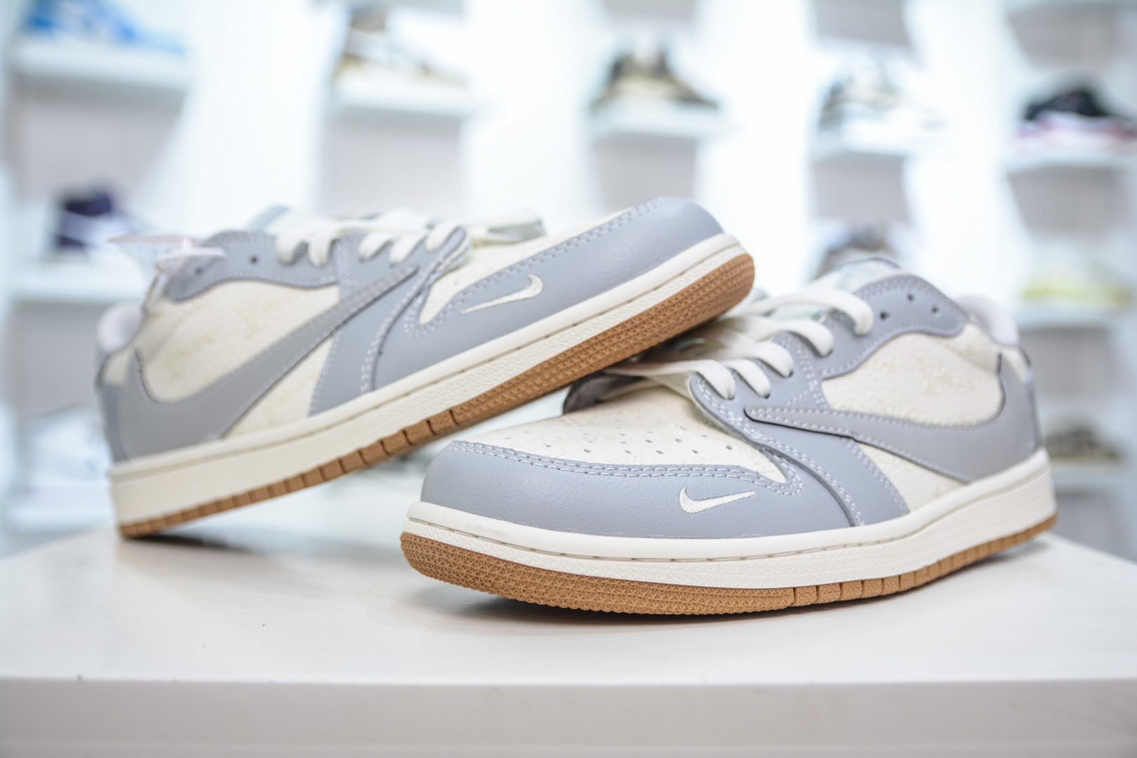 270 TS x Air Jordan x Louis Vuitton AJ1 Low 倒钩低帮LV联名-白灰生胶 XS2024-057