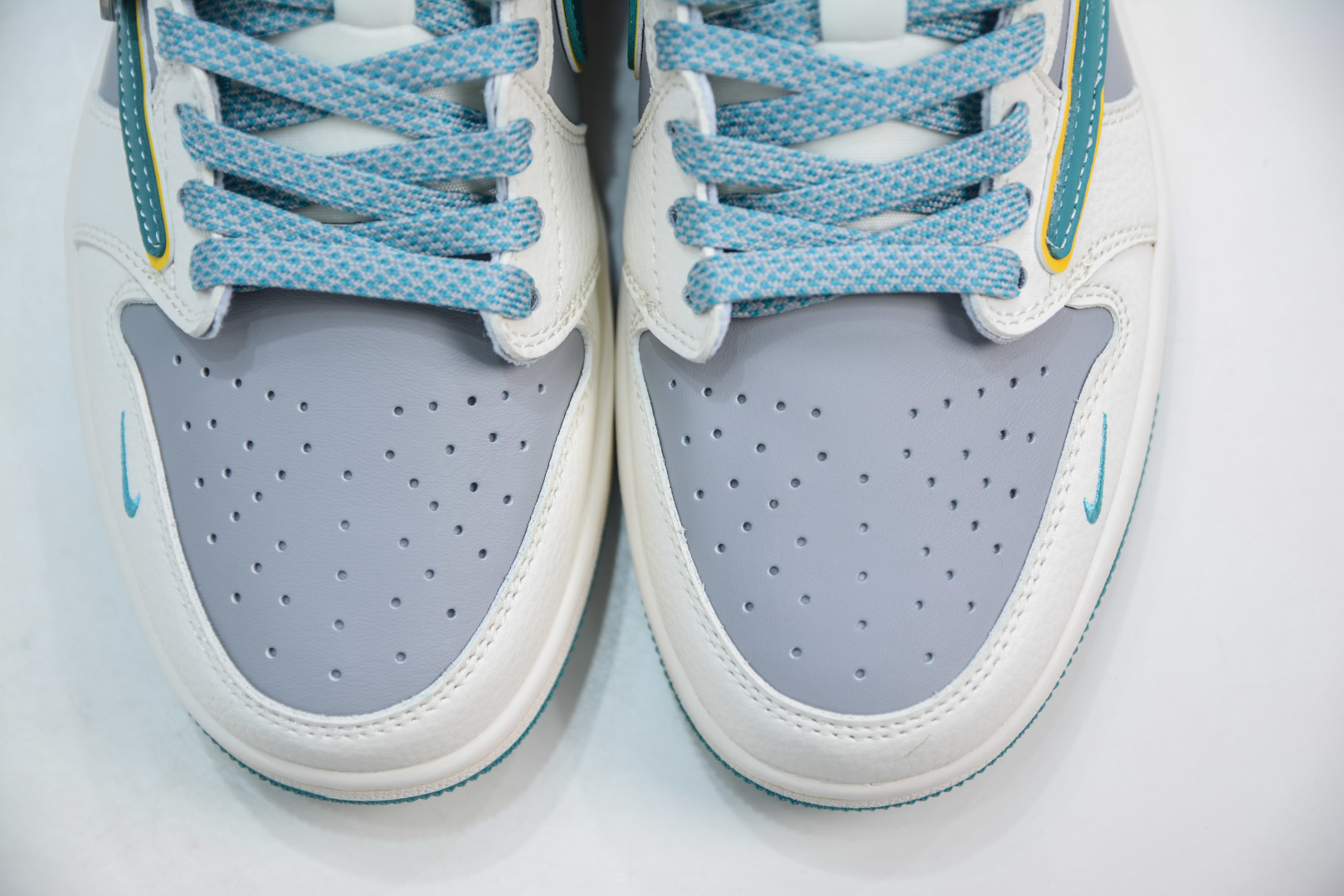 TS x Xiaomi x Air Jordan 1 Low 小米 SU7Ultru 倒钩低帮小米联名-海湾蓝 XX3168-163