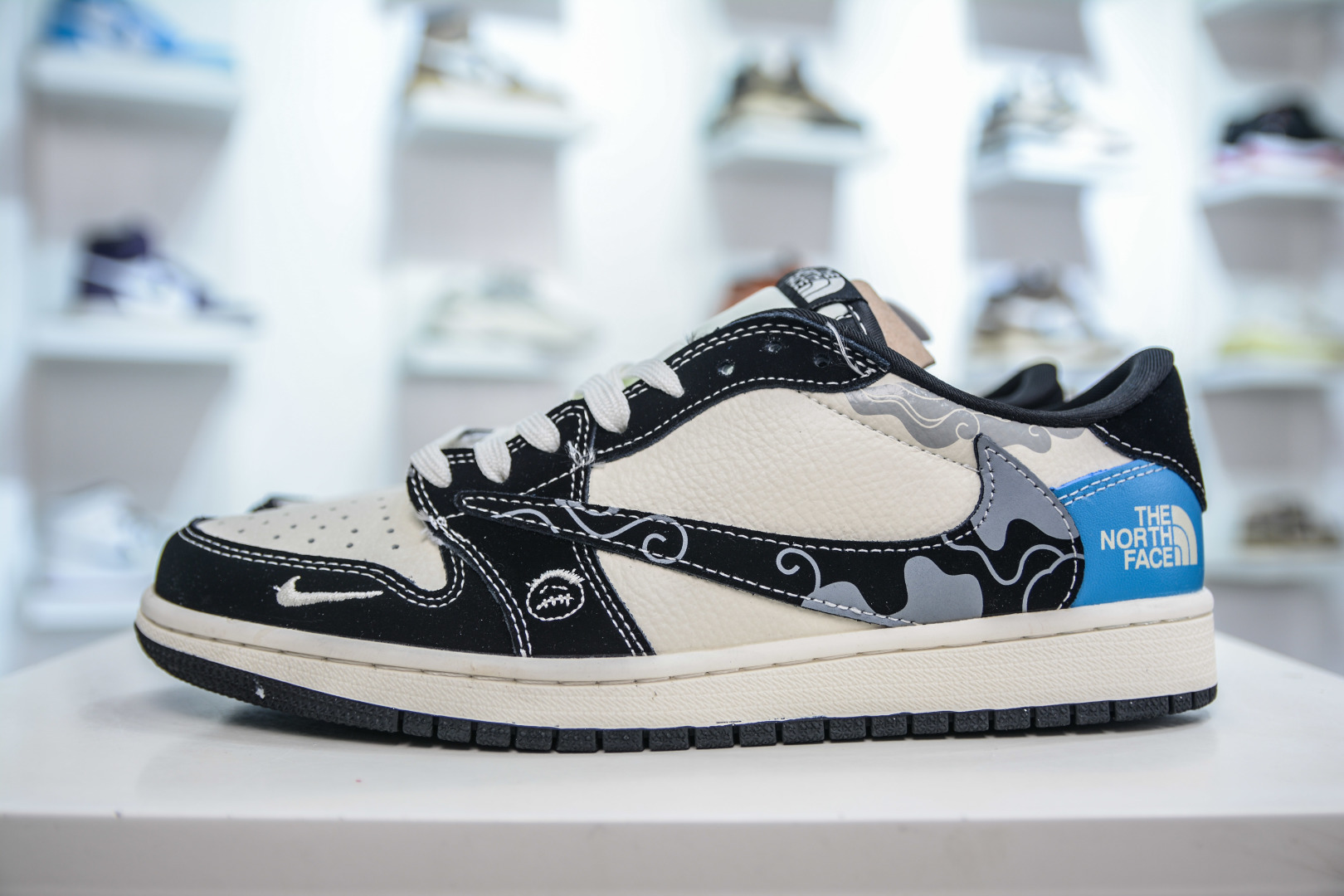 270 The North Face x Travis Scott x Air Jordan 1 Low乔丹1代低帮倒钩北面联名-祥云蓝黑 XS2024-052