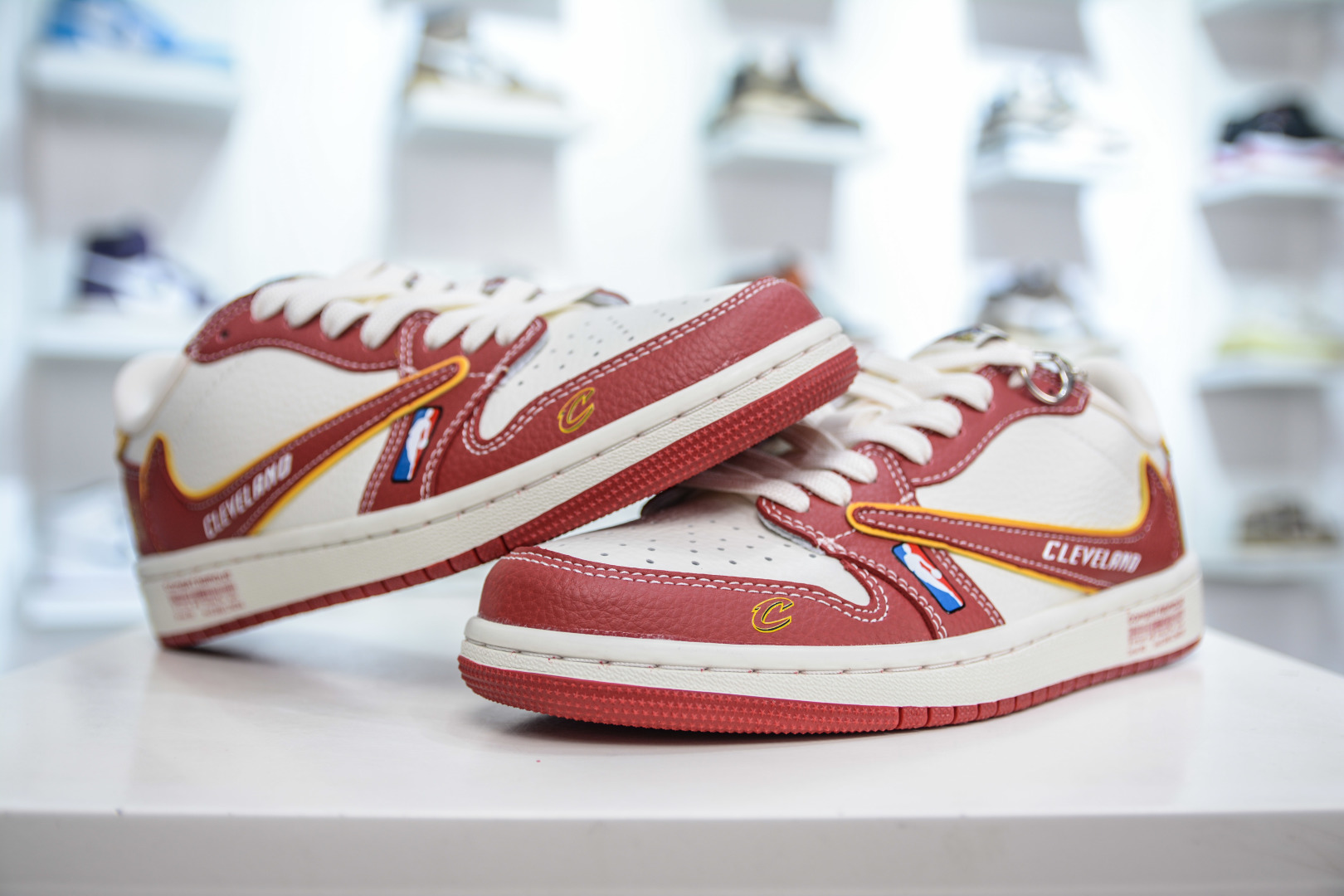 270 Travis Scott x Fragment Design x Air Jordan 1 Low OG SP AJ1 反转克利夫兰骑士联名-白红黄 SC9207-031