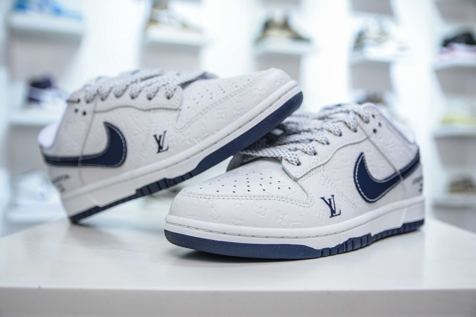 Nike SB Dunk Low x Louis Vuitton White Blue Red - Premium Quality 4 cmp i1747156879177 2519 0 3