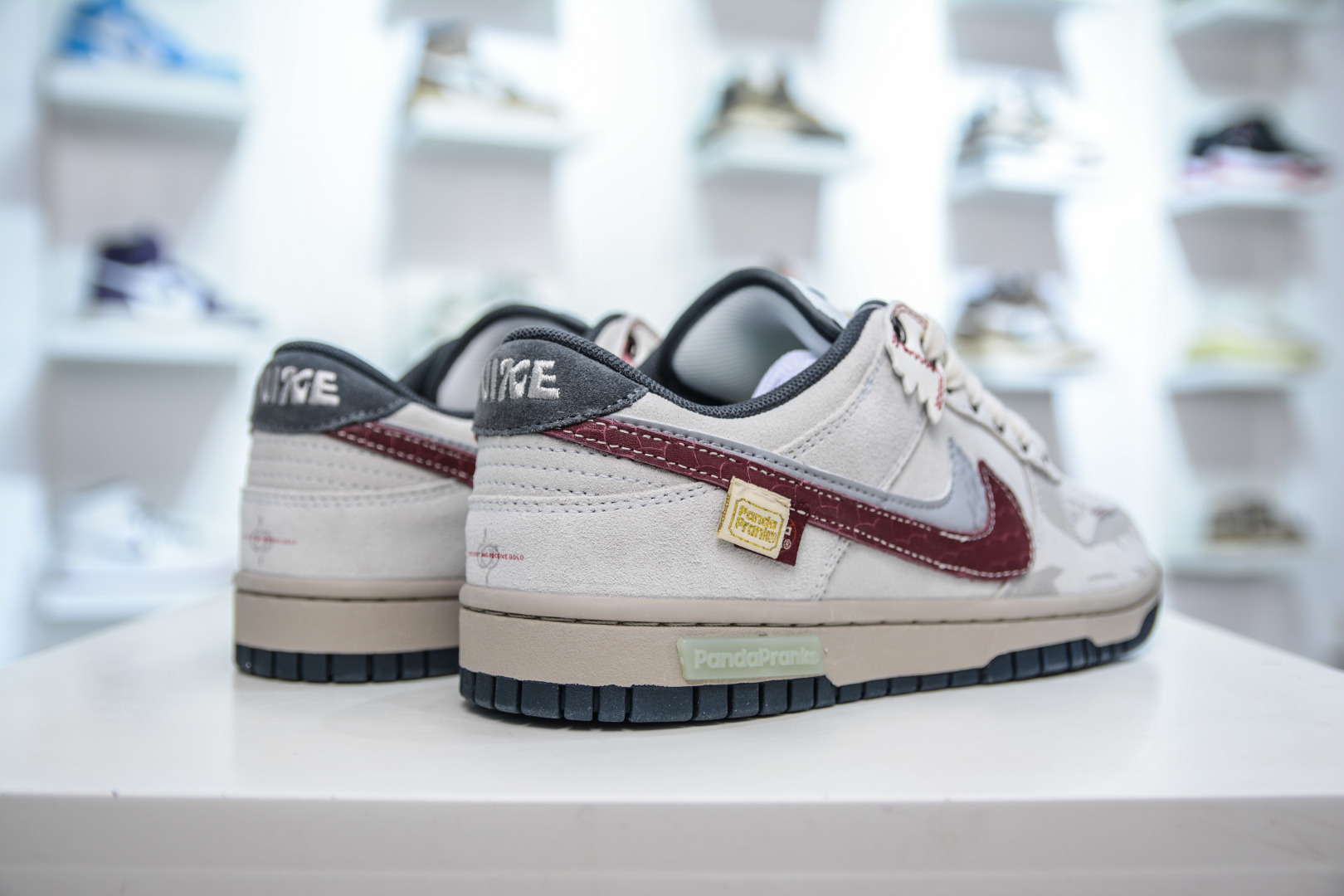 290 Nike SB Dunk Low ”Double Swoosh” 熊猫恶作剧 CNY蛇年 蜕尘迎金 HV1800-101