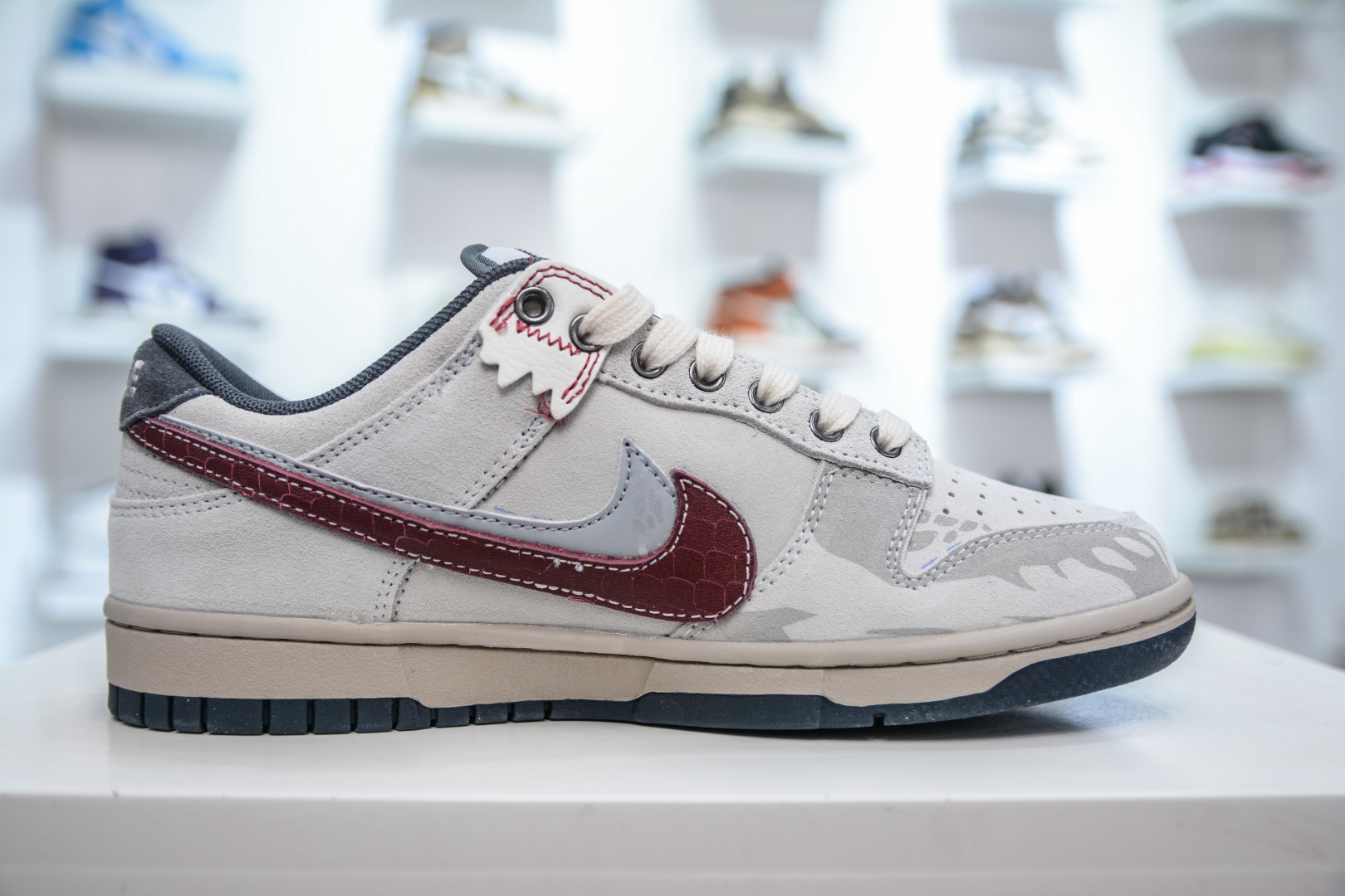 290 Nike SB Dunk Low ”Double Swoosh” 熊猫恶作剧 CNY蛇年 蜕尘迎金 HV1800-101