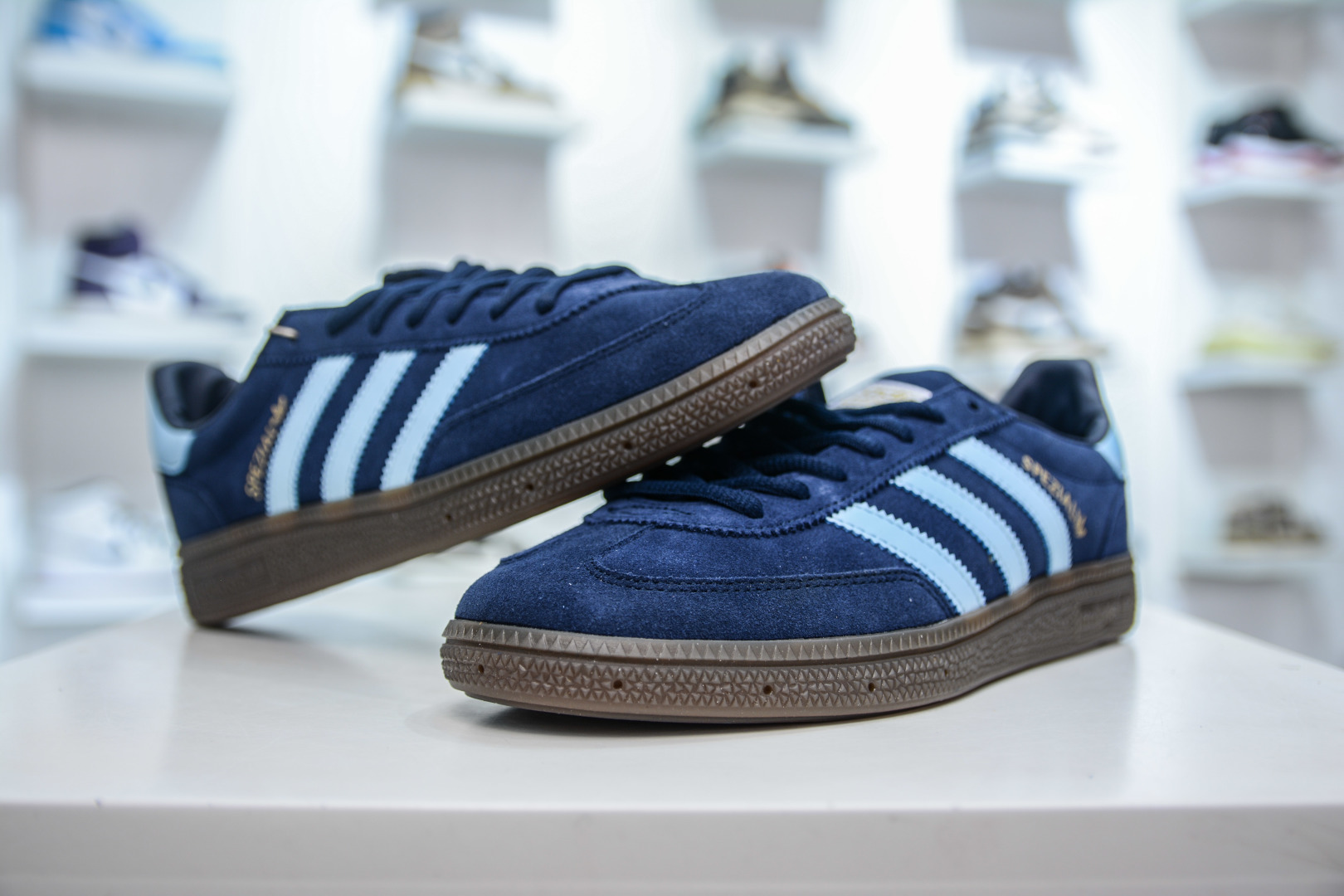 Adidas Originals Handball SPZL: Retro Style, Modern Comfort - Versatile Sneakers 4 cmp i1747157273331 6071 0 3