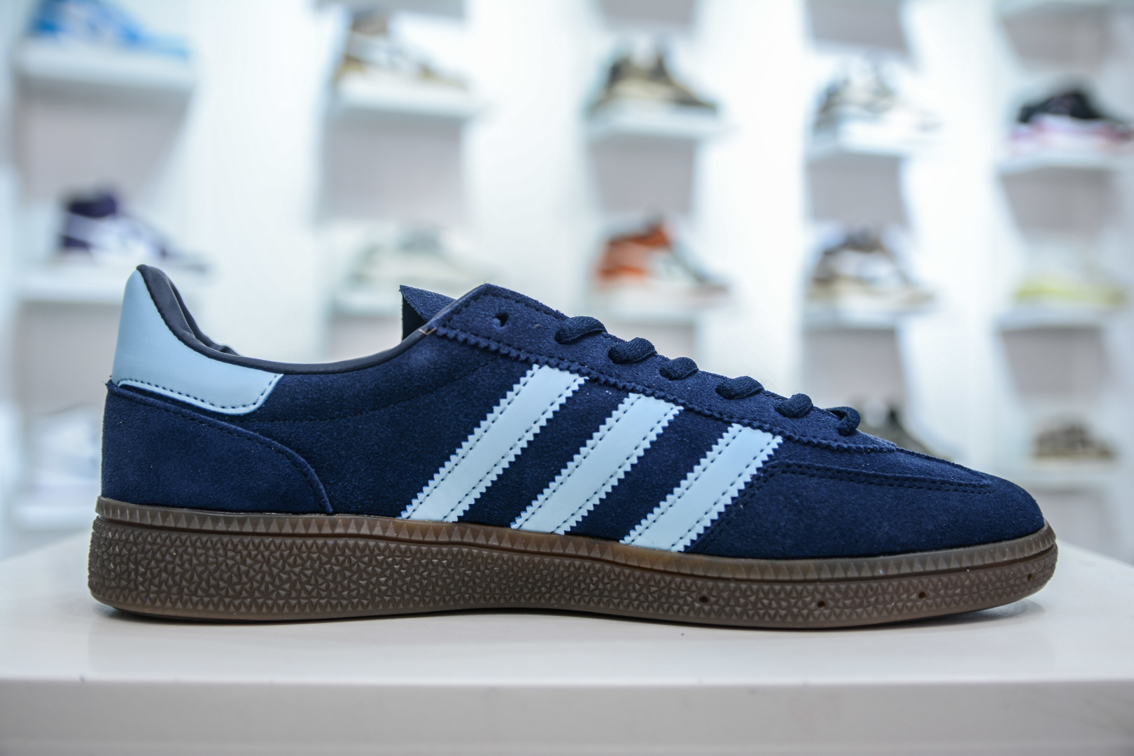 Adidas Originals Handball SPZL: Retro Style, Modern Comfort - Versatile Sneakers 3 cmp i1747157273332 8676 0 2