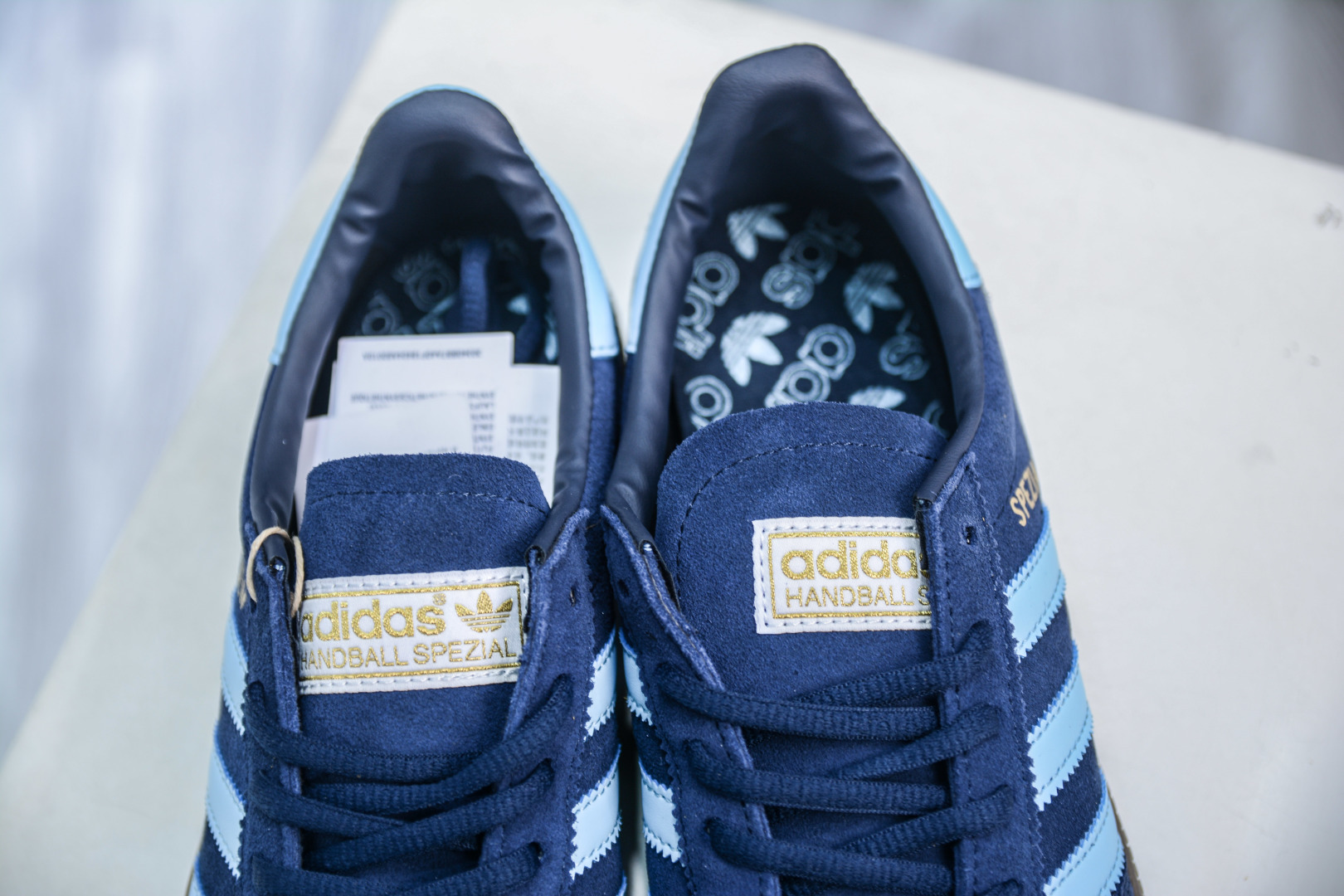 Adidas Originals Handball SPZL: Retro Style, Modern Comfort - Versatile Sneakers 8 cmp i1747157273334 5737 0 7