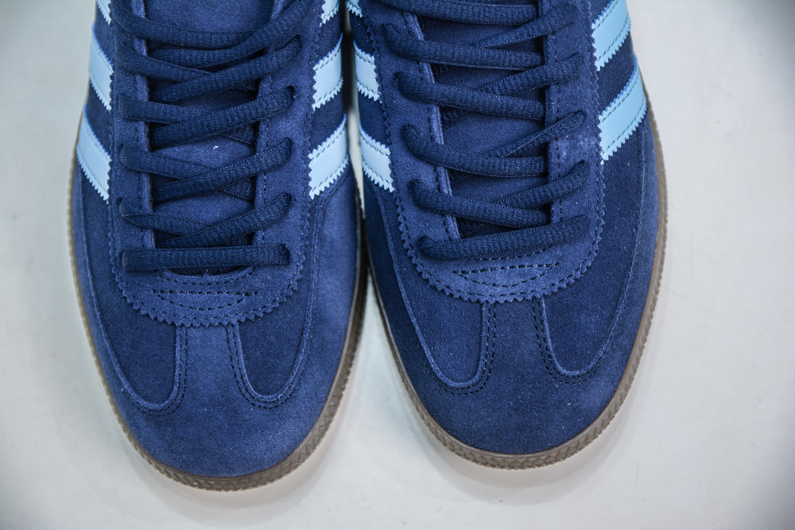 Adidas Originals Handball SPZL: Retro Style, Modern Comfort - Versatile Sneakers 9 cmp i1747157276955 4292 0 8