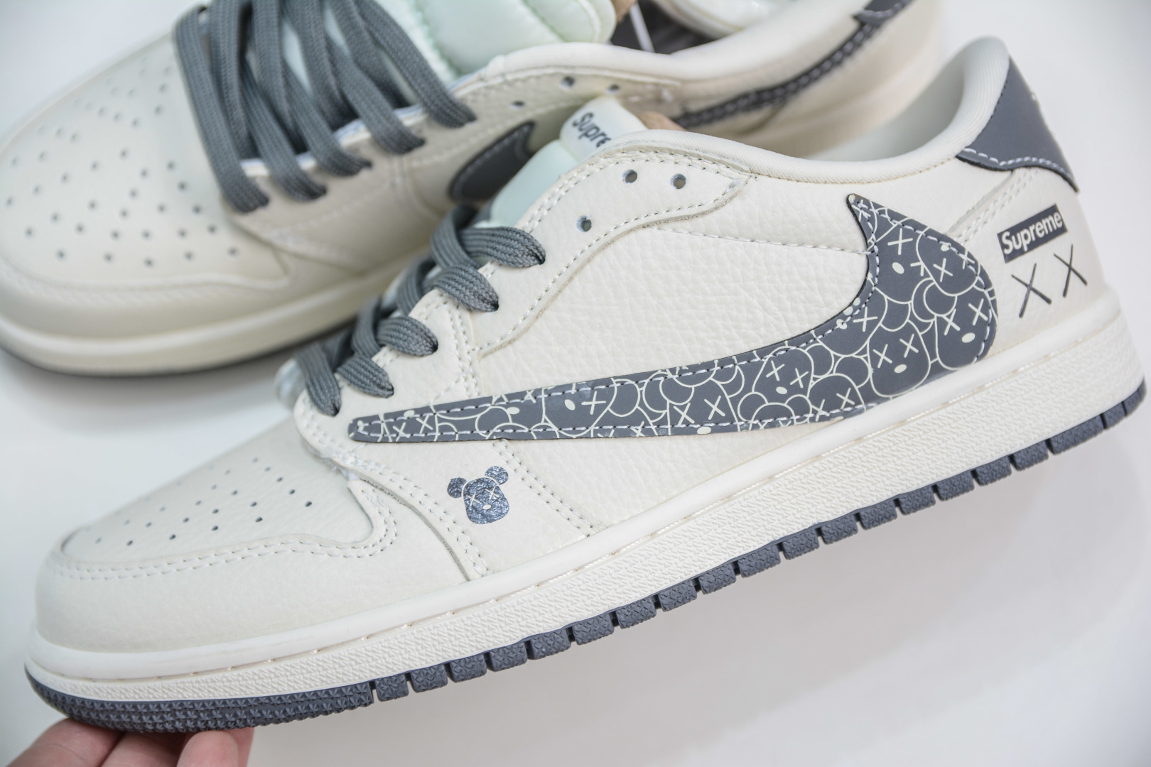 270 TS x Air Jordan x Supreme AJ1 Low 倒钩低帮联名SUP-涂鸦暴力熊 XS2024-035