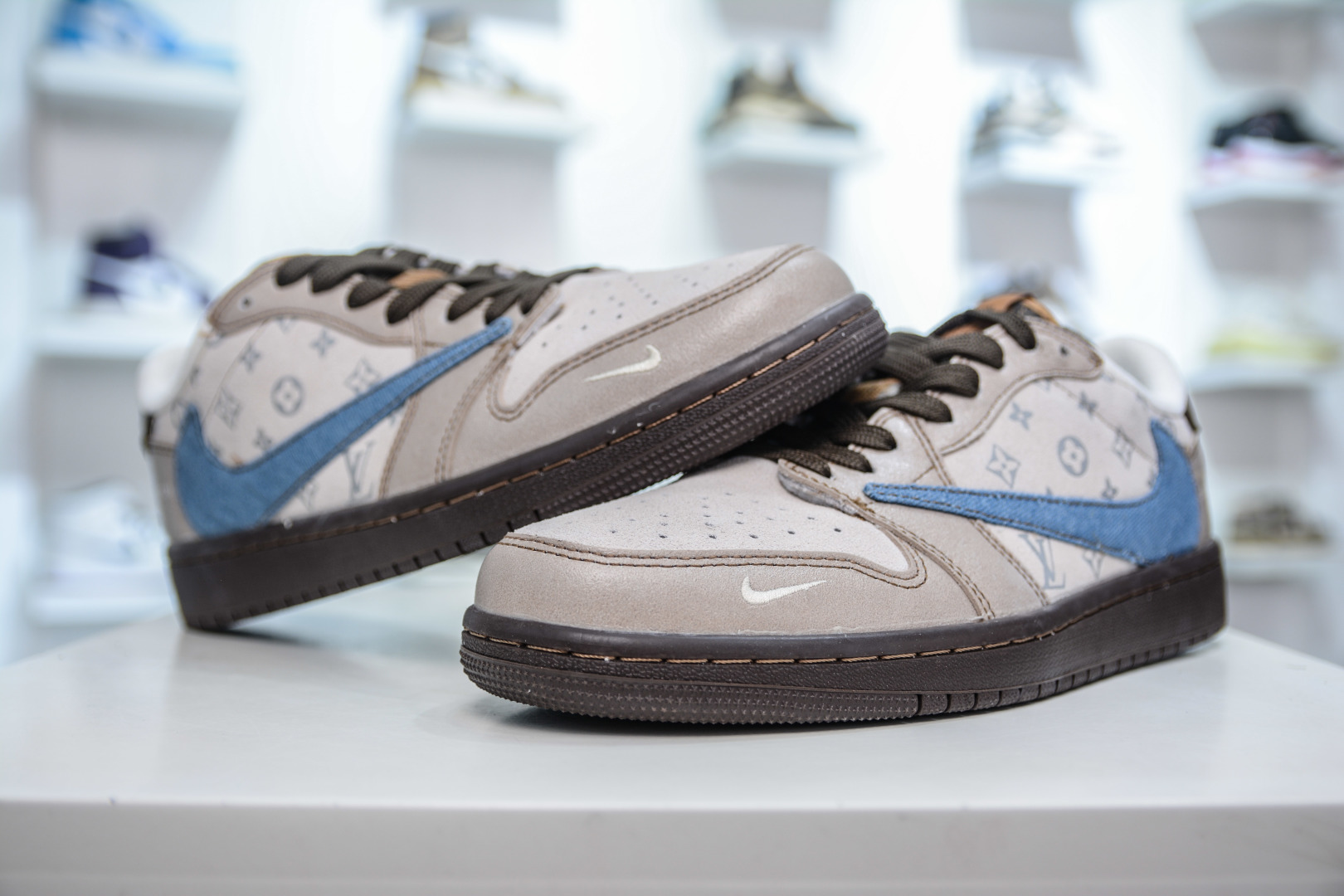 TS x Air Jordan x Louis Vuitton Air Jordan 1 Low Blue Grey Brown 4 cmp i1747157451001 4301 0 3