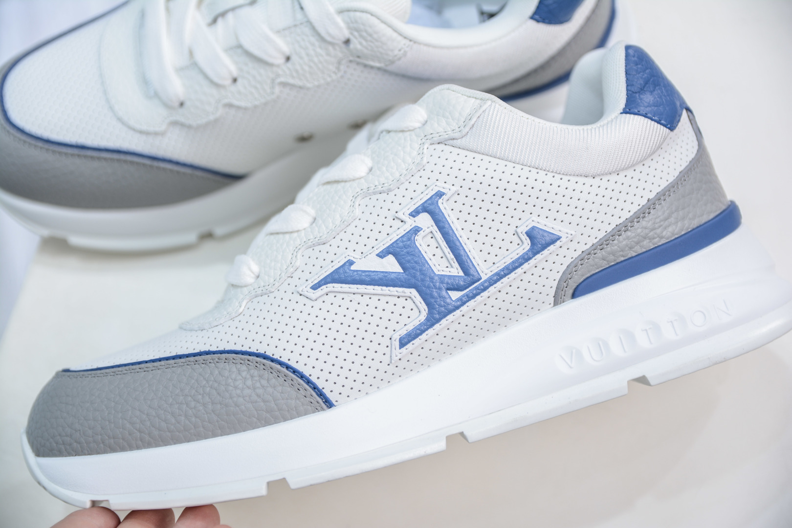 Louis Vuitton Classic Leather Sneakers - Lace-Up, Round Toe, Low Top Design 7 cmp i1747158103469 7896 0 6