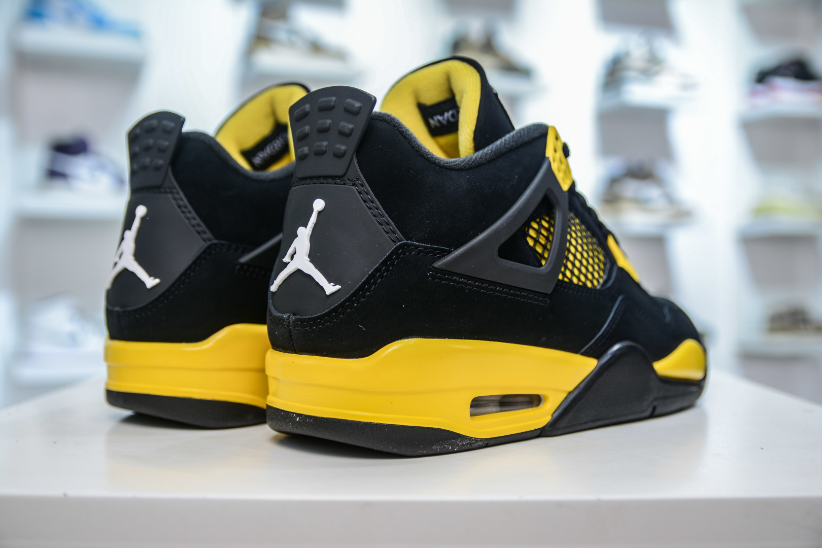 Air Jordan 4 Retro 'Thunder' Black/Yellow Premium Leather Sneaker 6 cmp i1747158451099 9486 0 5