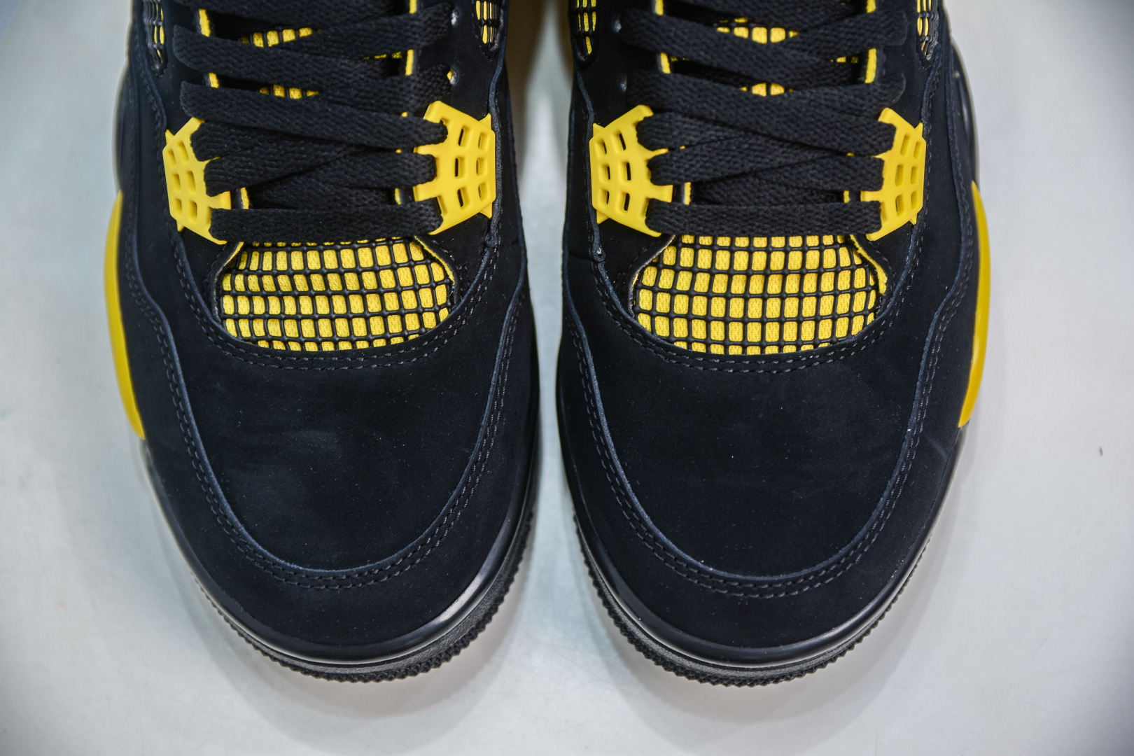 Air Jordan 4 Retro 'Thunder' Black/Yellow Premium Leather Sneaker 9 cmp i1747158451100 9449 0 8
