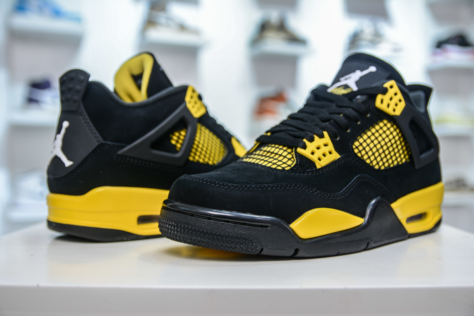 Air Jordan 4 Retro 'Thunder' Black/Yellow Premium Leather Sneaker 4 cmp i1747158453424 1990 0 3