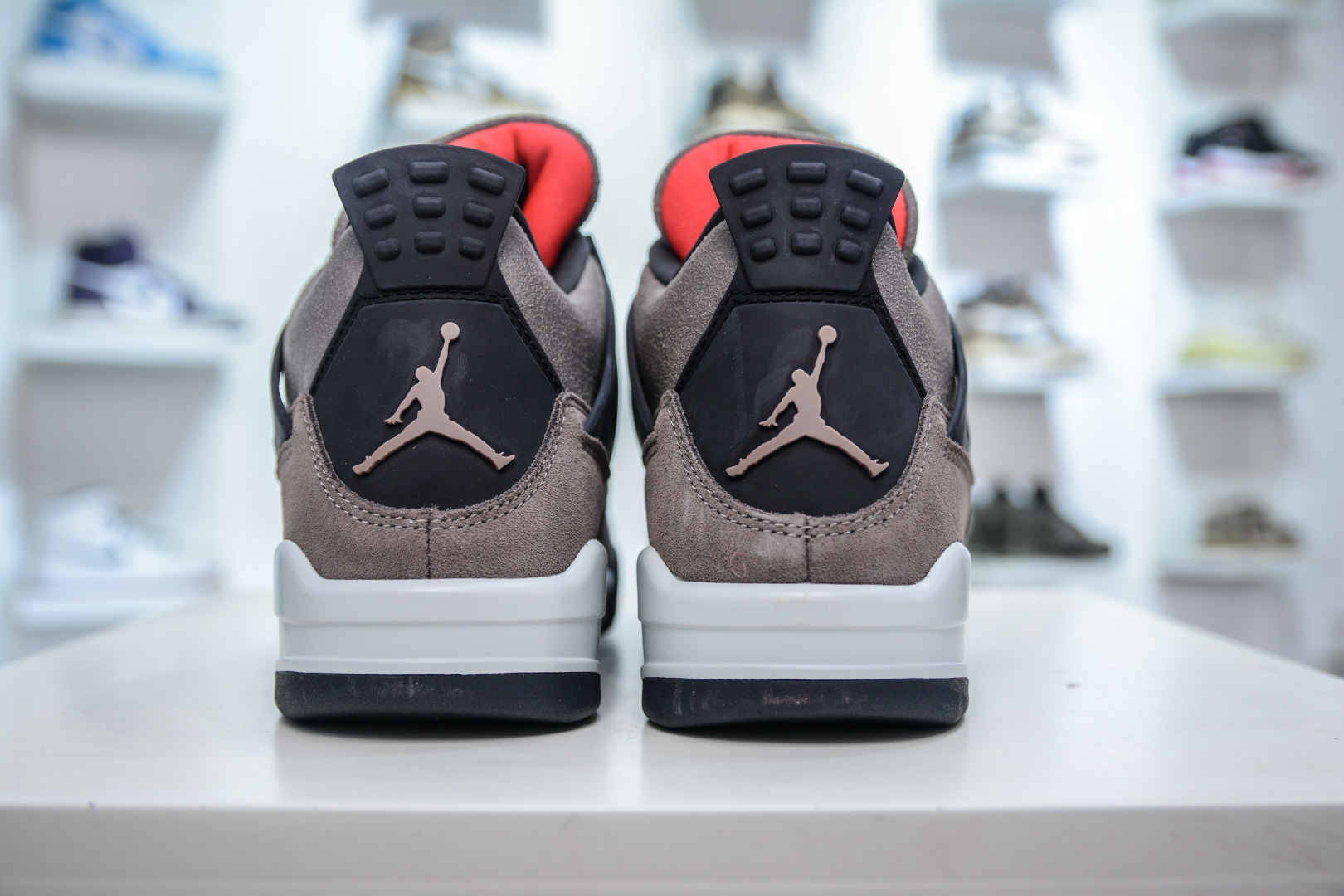450 OG纯原 Air Jordan AJ4 ”Taupe Haze” 黑棕爆裂 / 摩卡配色 DB0732-200