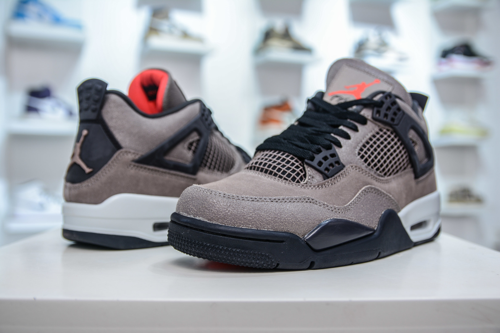 450 OG纯原 Air Jordan AJ4 ”Taupe Haze” 黑棕爆裂 / 摩卡配色 DB0732-200