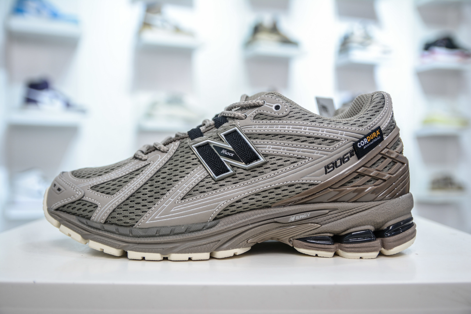 New Balance 1906R Men's/Women's Retro Running Shoes - Durable & Comfortable 1 cmp i1747158564790 7474 0 0
