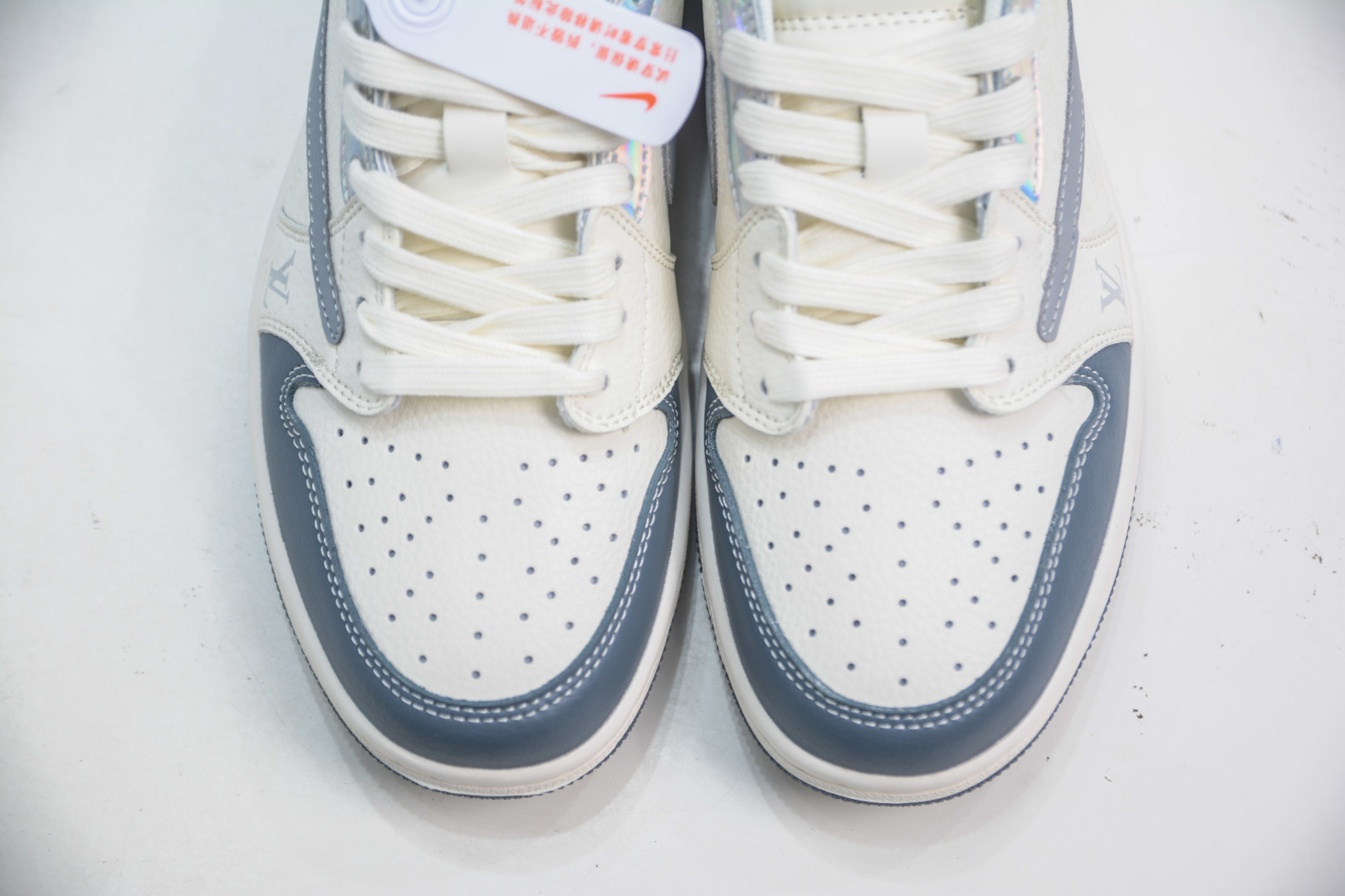 TS x Air Jordan x Louis Vuitton Air Jordan 1 Low - Brushed Grey Hook 10 cmp i1752507414059 1558 0 8