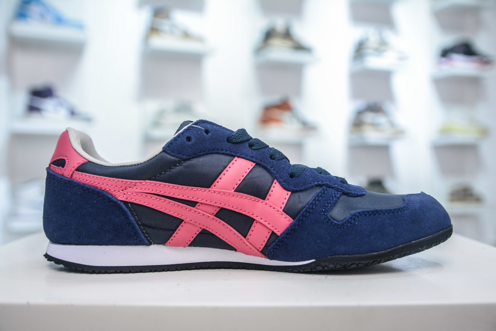 Onitsuka Tiger Serrano Sneakers - Lightweight, Comfortable, and Stylish 4 cmp i1752507552260 4451 0 2