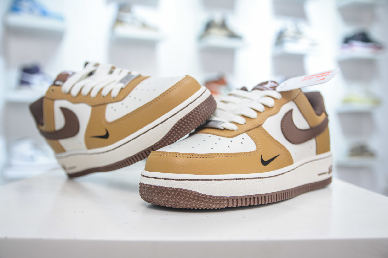 Louis Vuitton x Nike Air Force 1 White Brown Low-Top Sneaker (Unisex) 4 cmp i1752507656343 2890 0 3