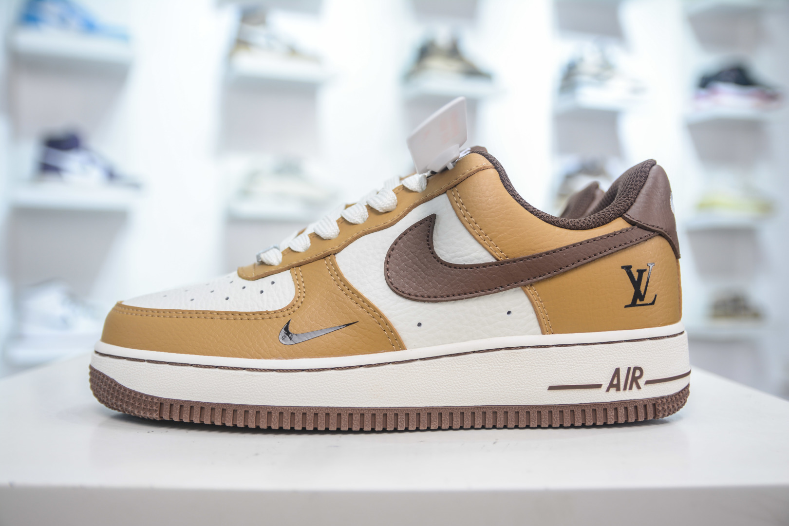 Louis Vuitton x Nike Air Force 1 White Brown Low-Top Sneaker (Unisex) 1 cmp i1752507657137 8103 0 0