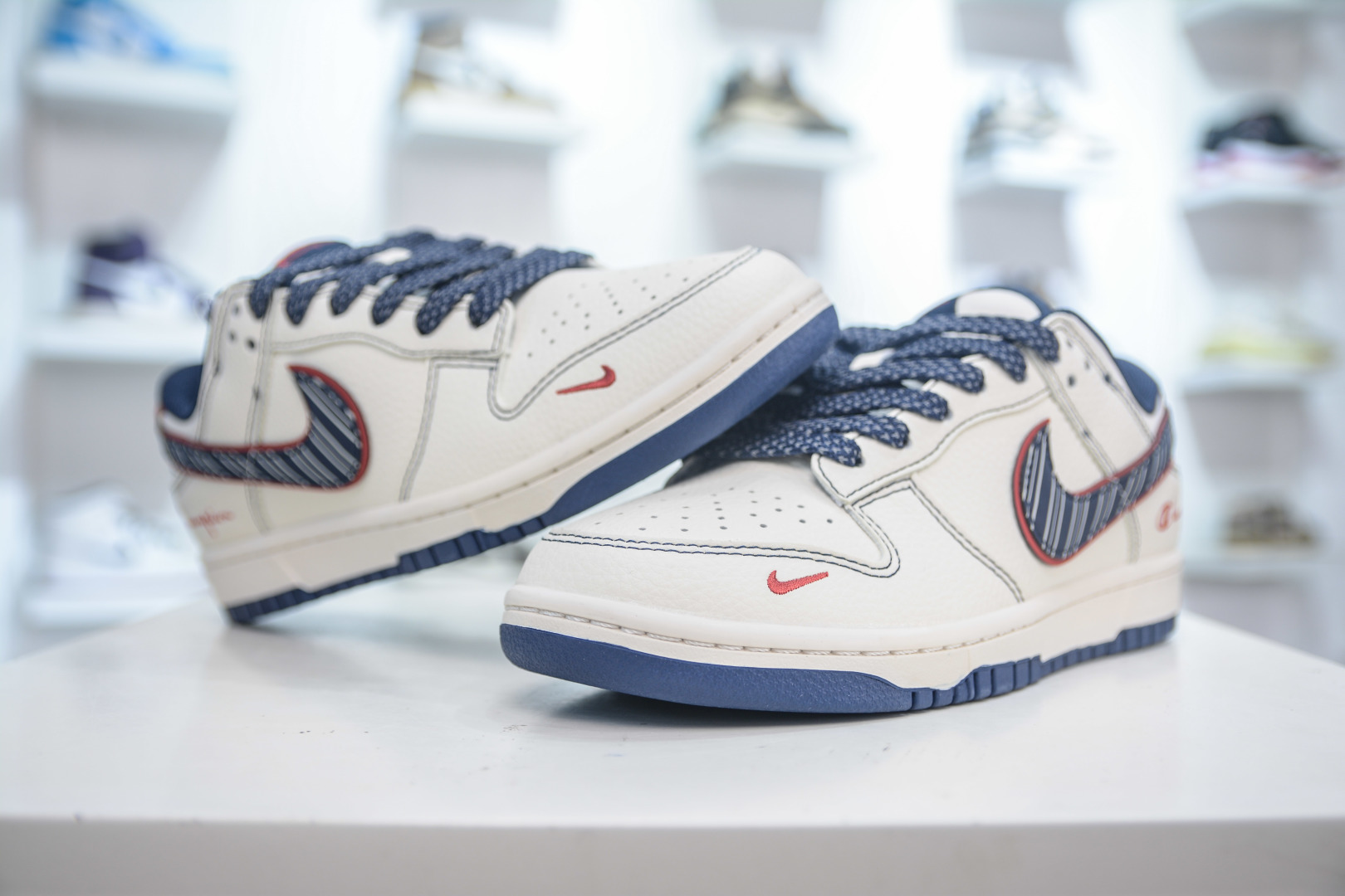 Nike SB Dunk Low x Champion Collaboration - Premium Craftsmanship, Stylish Design 4 cmp i1752507756144 9630 0 3