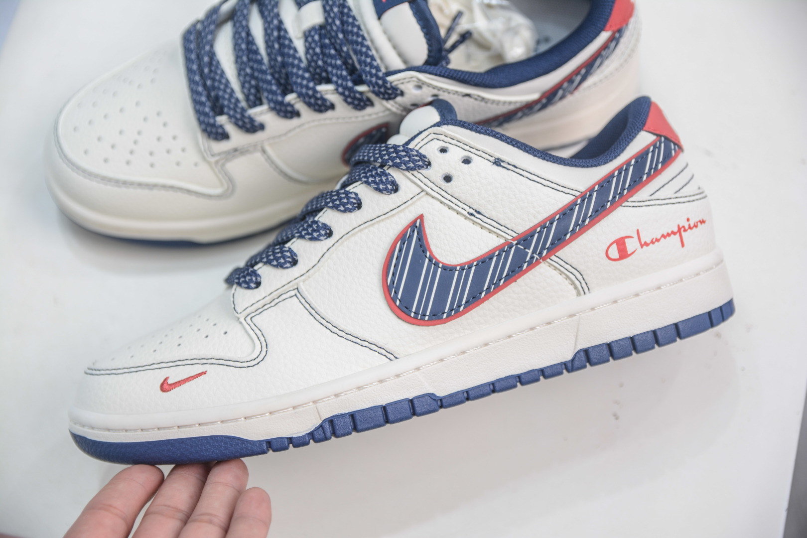 Nike SB Dunk Low x Champion Collaboration - Premium Craftsmanship, Stylish Design 7 cmp i1752507756145 2565 0 6