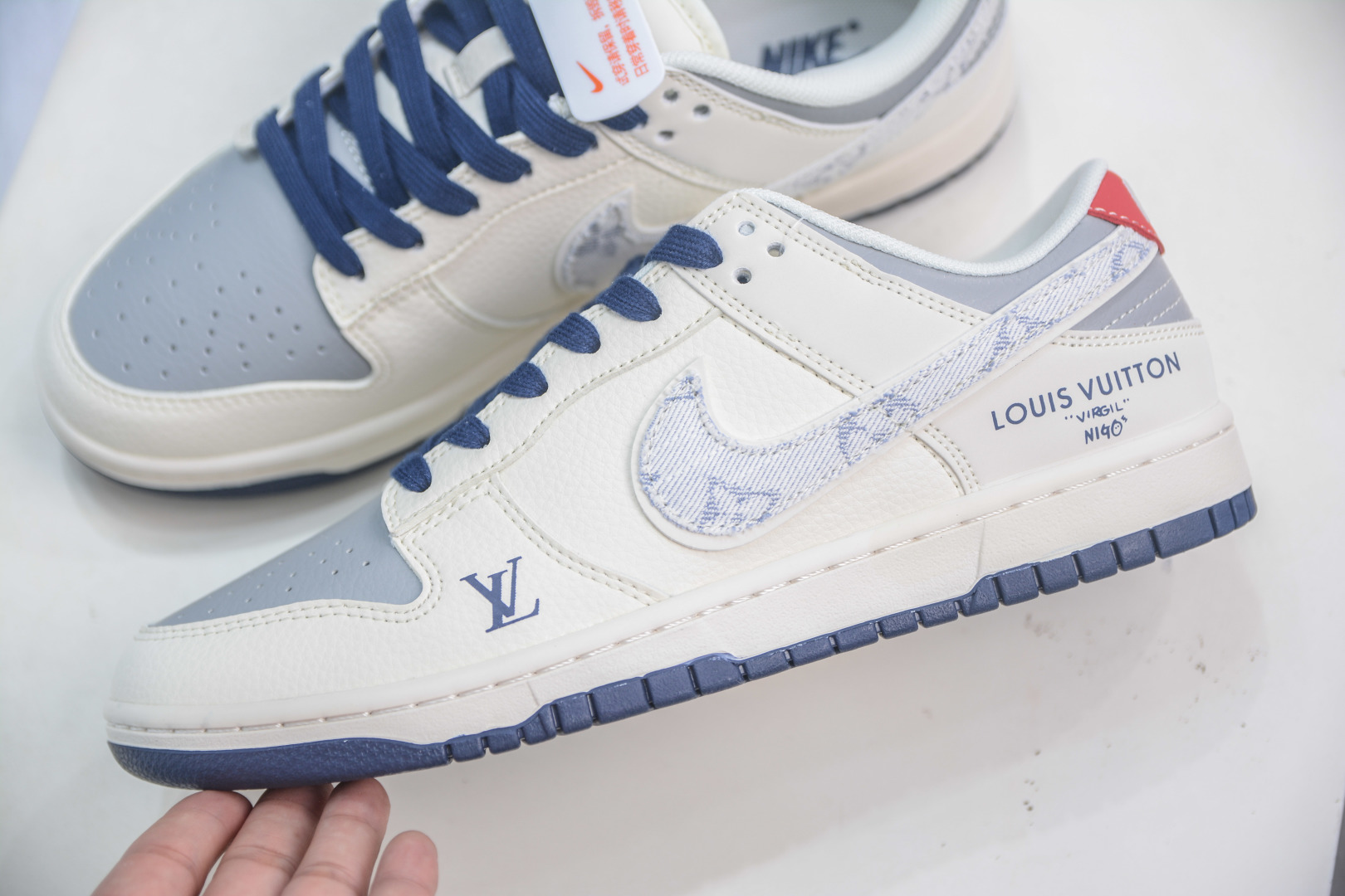 Nike SB Dunk Low x Louis Vuitton White/Grey Collaboration Sneakers 7 cmp i1752507805725 4227 0 6