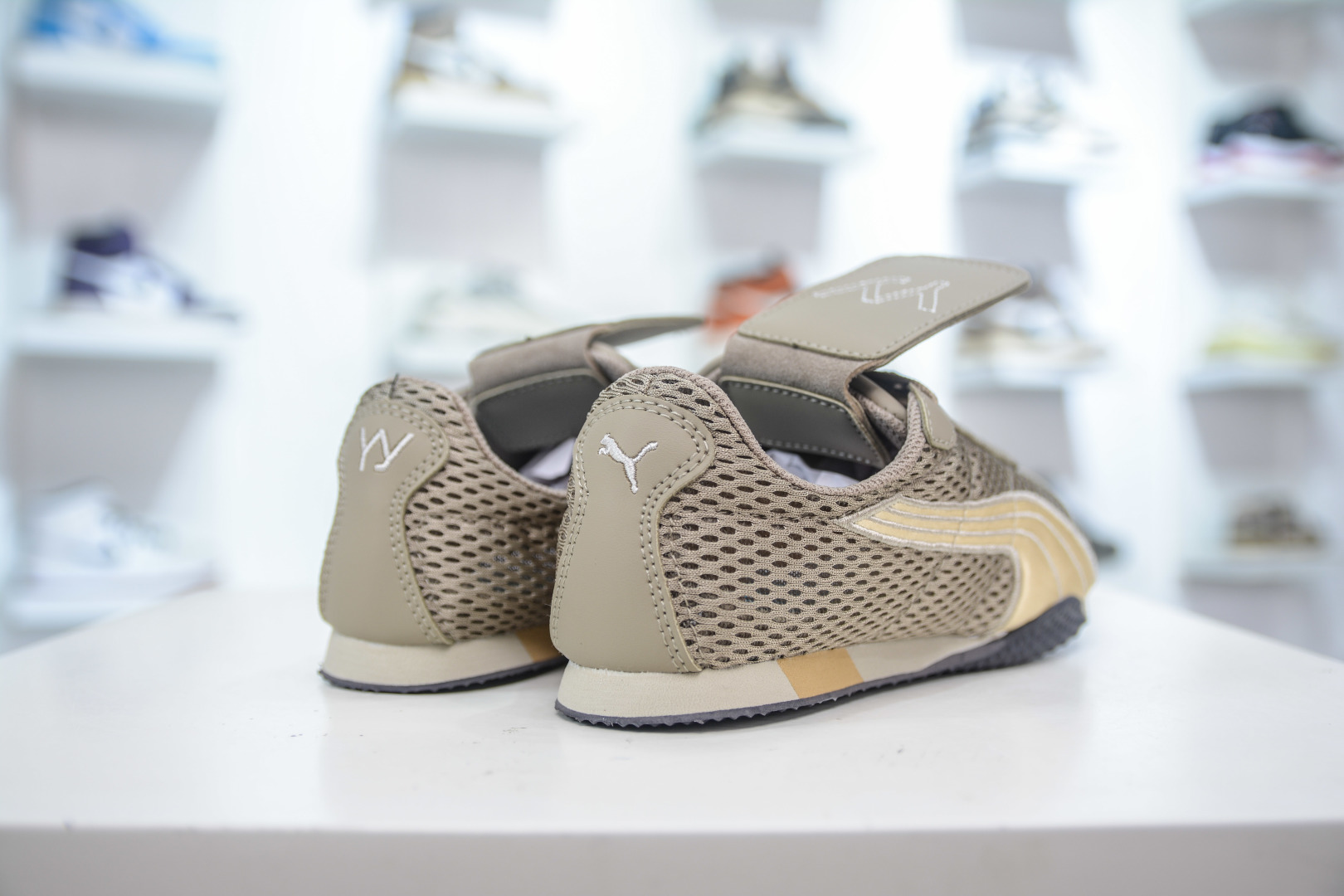 Puma H-Street Sneakers: Retro Style, Breathable Mesh, and Optimal Comfort 6 cmp i1752587058647 3128 0 5