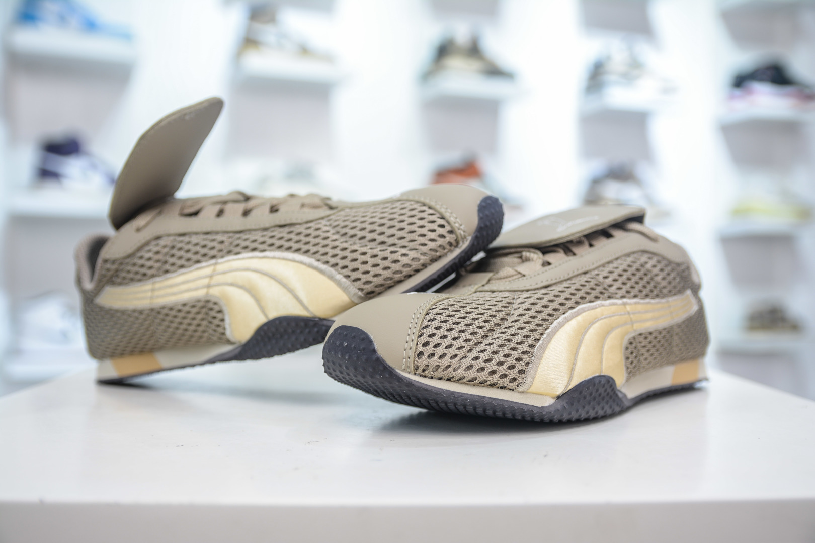 Puma H-Street Sneakers: Retro Style, Breathable Mesh, and Optimal Comfort 4 cmp i1752587058647 3158 0 3